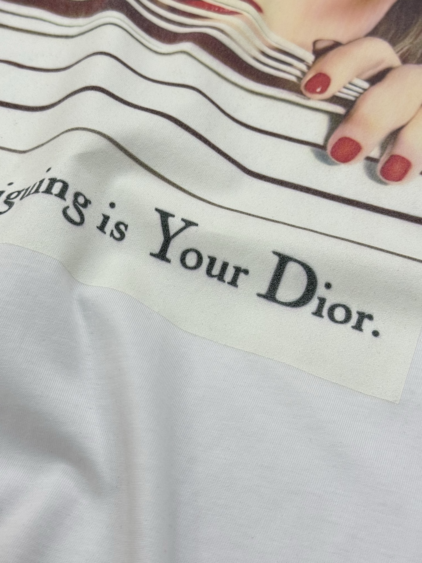 
        Dior25ss新款 Dio Héritage T 恤是二零二五秋季男装系列新品，灵感