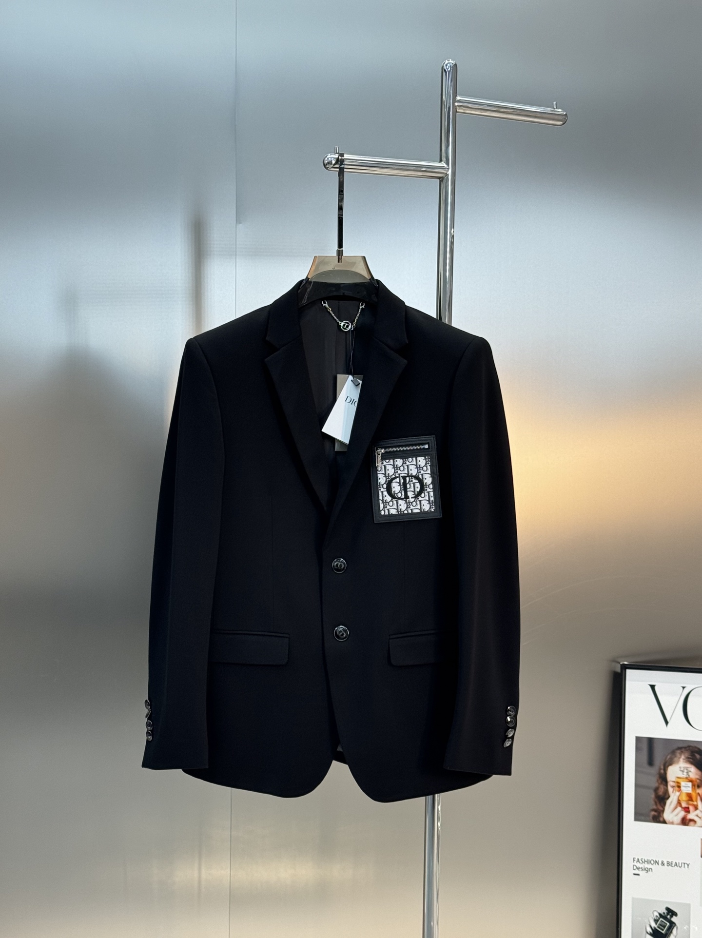 DIO*R迪奥*25s新款休闲西服外套👨🏻精品推荐👍🏻外贸公司订单！胸口精致CD字母绣花皮牌工艺.搭配原