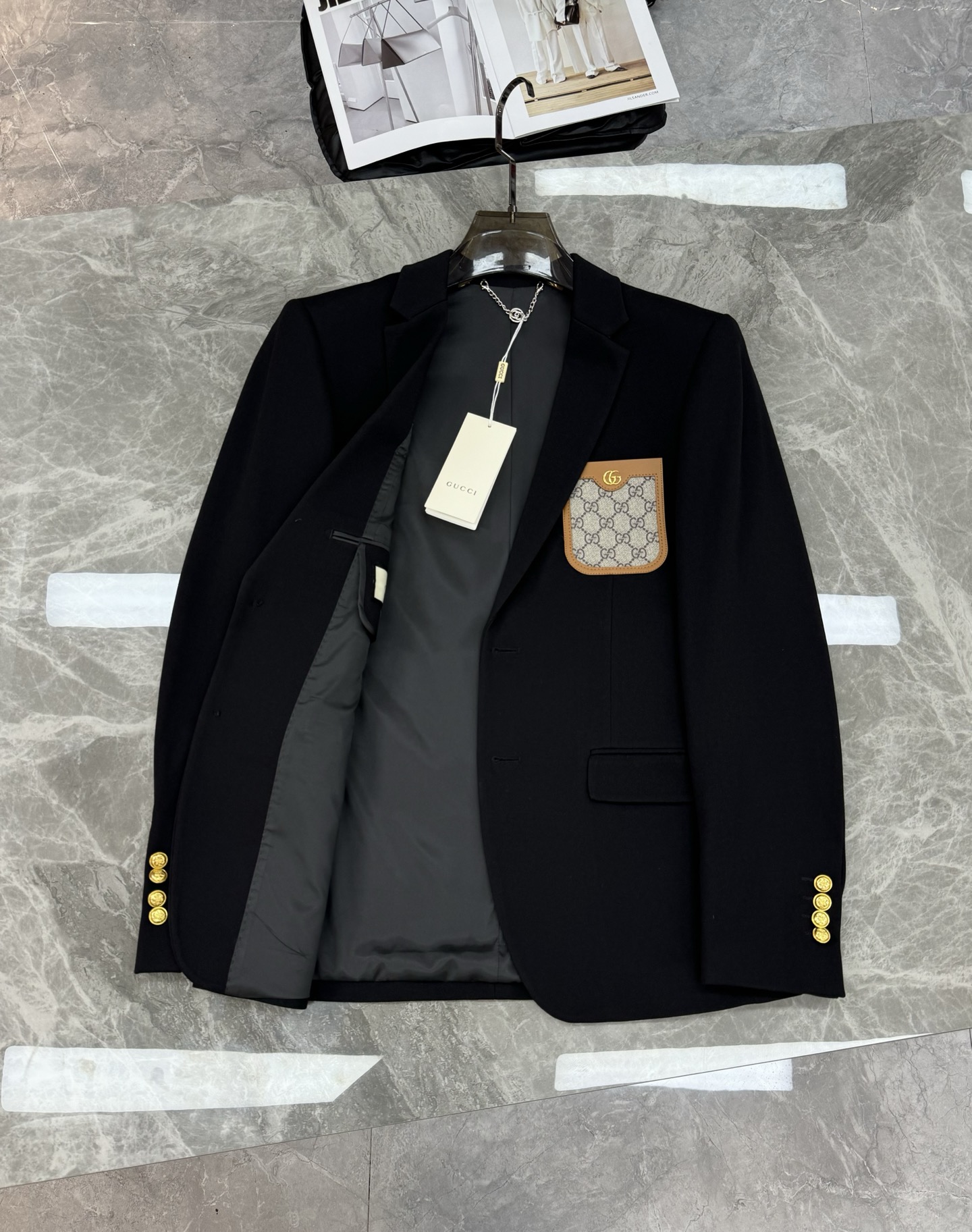 GUCCI*古奇25s新品休闲西服外套👨🏻精品推荐👍🏻外贸公司订单！胸口精致GG五金搭配皮牌工艺.原版G