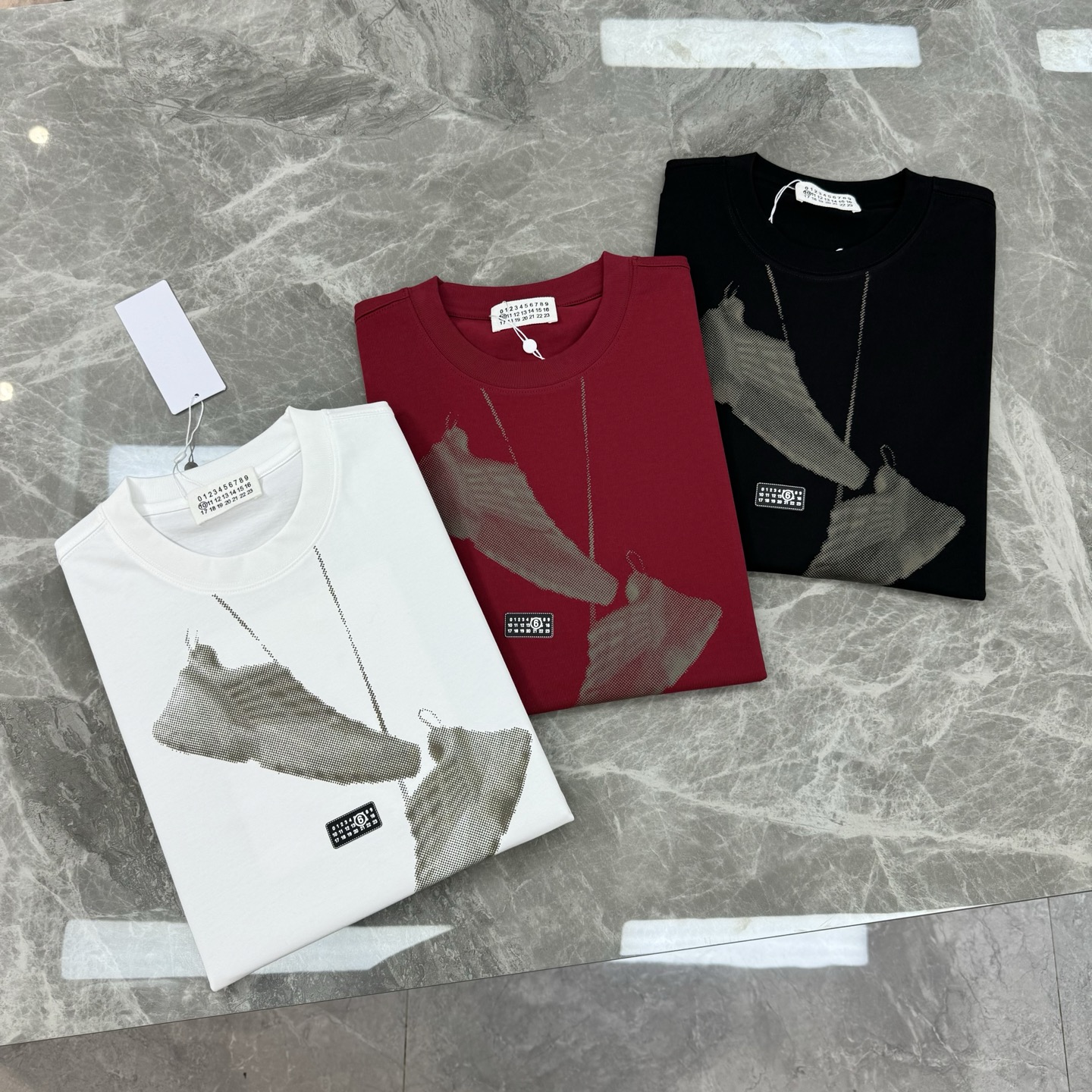 Maison Margiela25s新款圆领T恤.男女同款！马吉拉经典图形字l设计.特别之作！搭配经典数