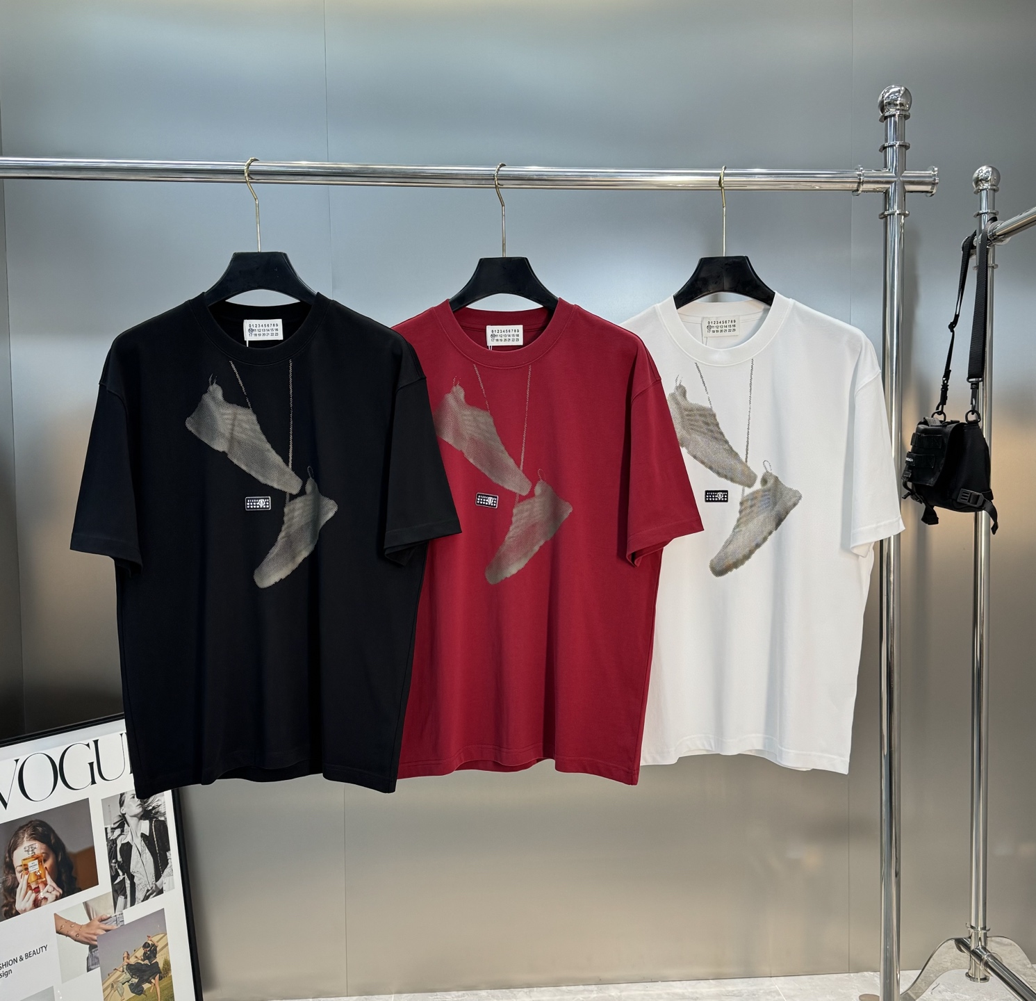 Maison Margiela25s新款圆领T恤.男女同款！马吉拉经典图形字l设计.特别之作！搭配经典数