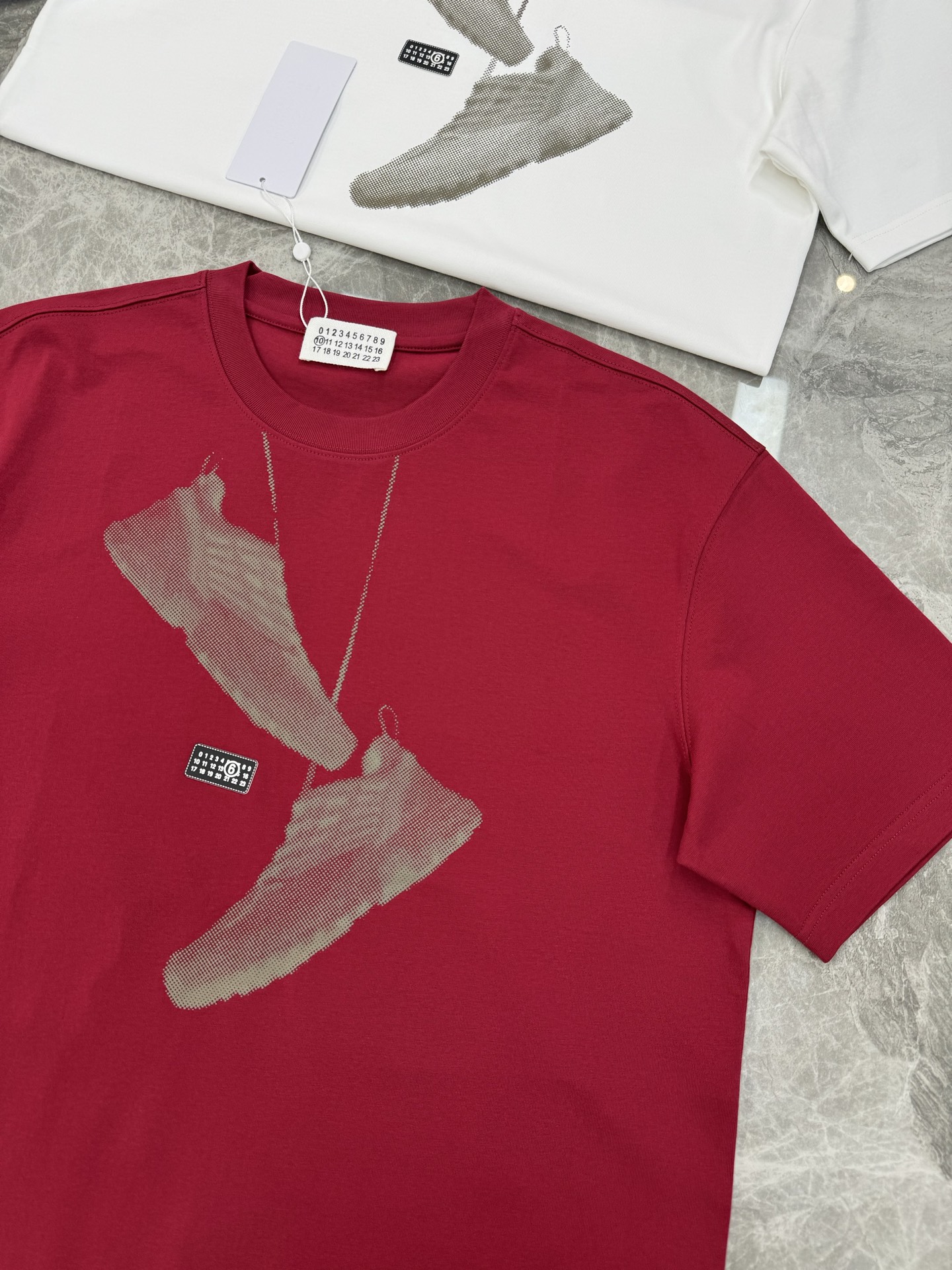 Maison Margiela25s新款圆领T恤.男女同款！马吉拉经典图形字l设计.特别之作！搭配经典数