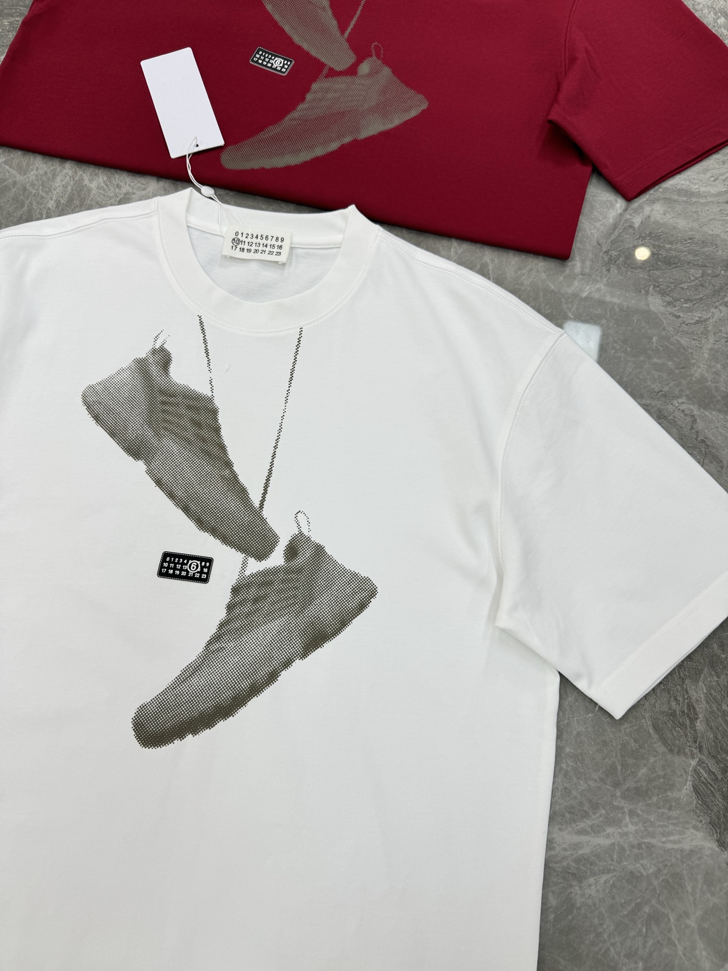 Maison Margiela25s新款圆领T恤.男女同款！马吉拉经典图形字l设计.特别之作！搭配经典数