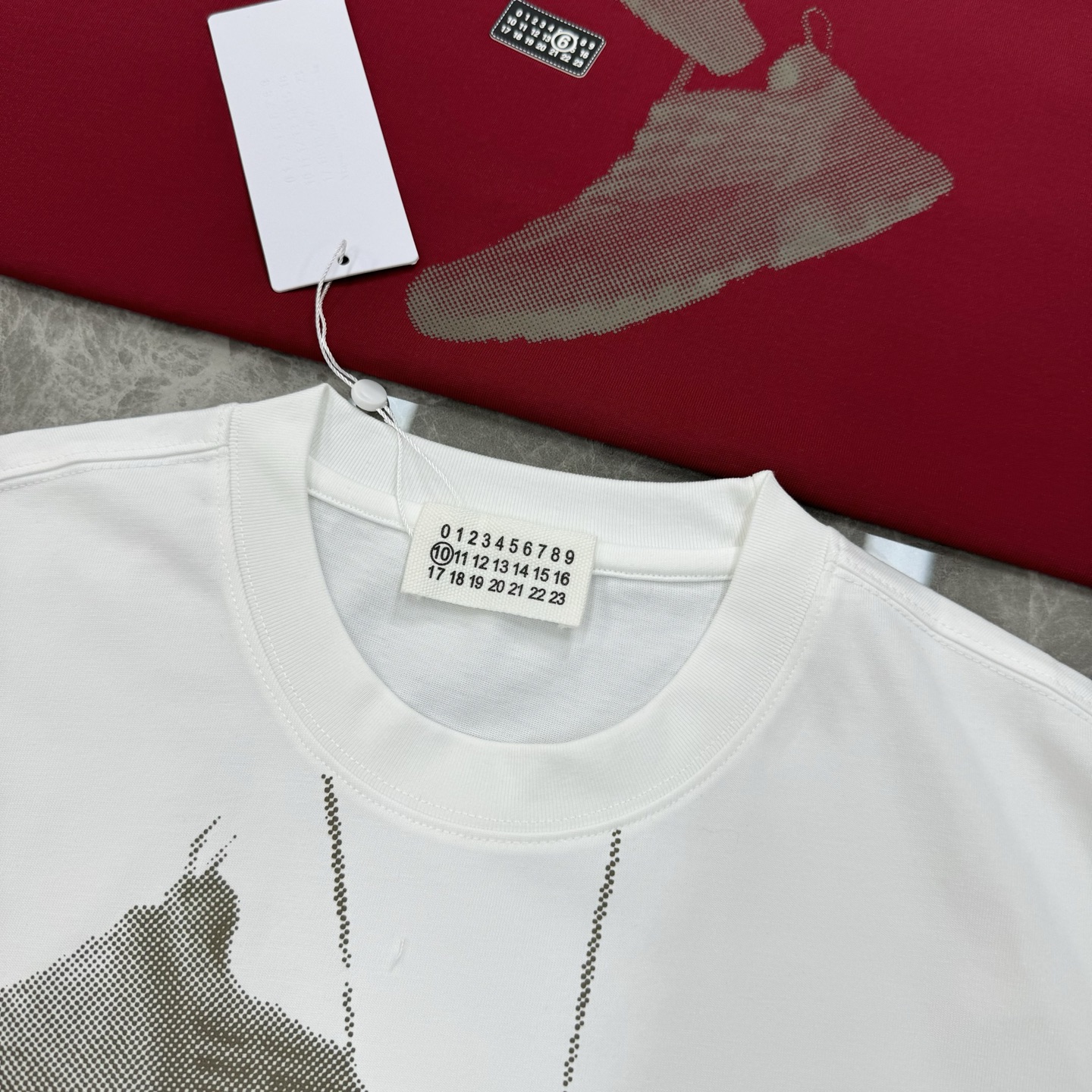 Maison Margiela25s新款圆领T恤.男女同款！马吉拉经典图形字l设计.特别之作！搭配经典数