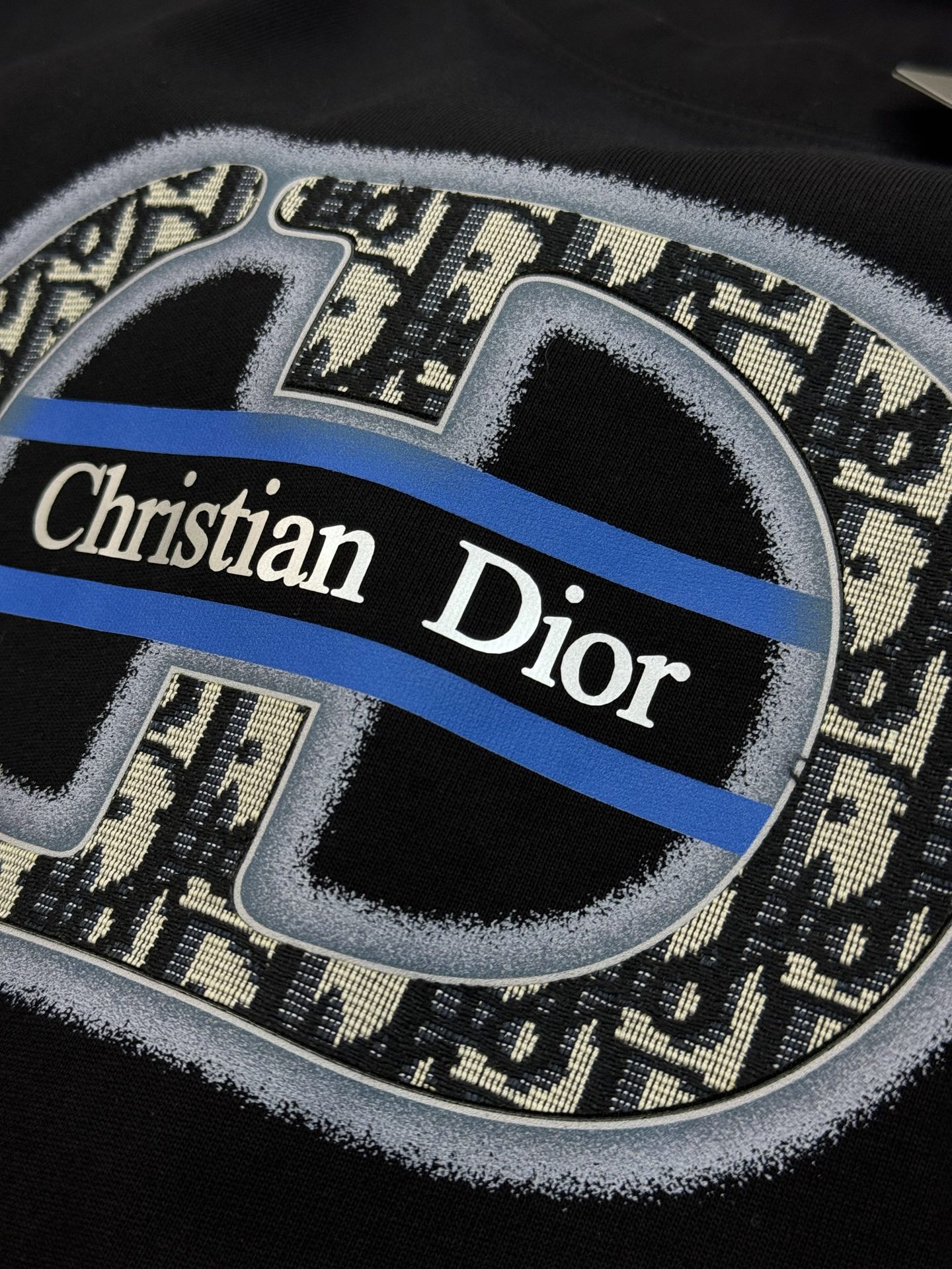 Dior迪奥潮牌25s新款圆领T恤.男女同款～潮人必备！胸前定制品牌图形烫画工艺.色彩层次有细节.dio