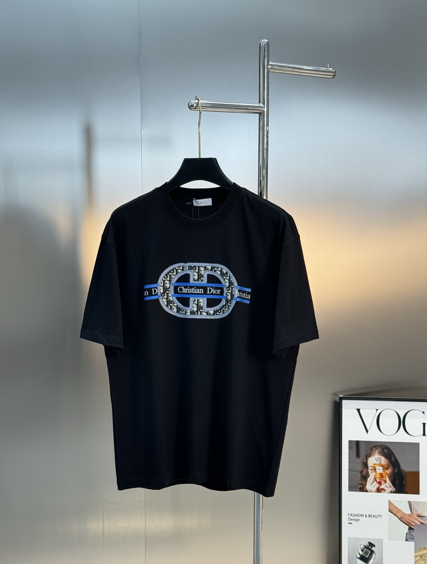 Dior迪奥潮牌25s新款圆领T恤.男女同款～潮人必备！胸前定制品牌图形烫画工艺.色彩层次有细节.dio