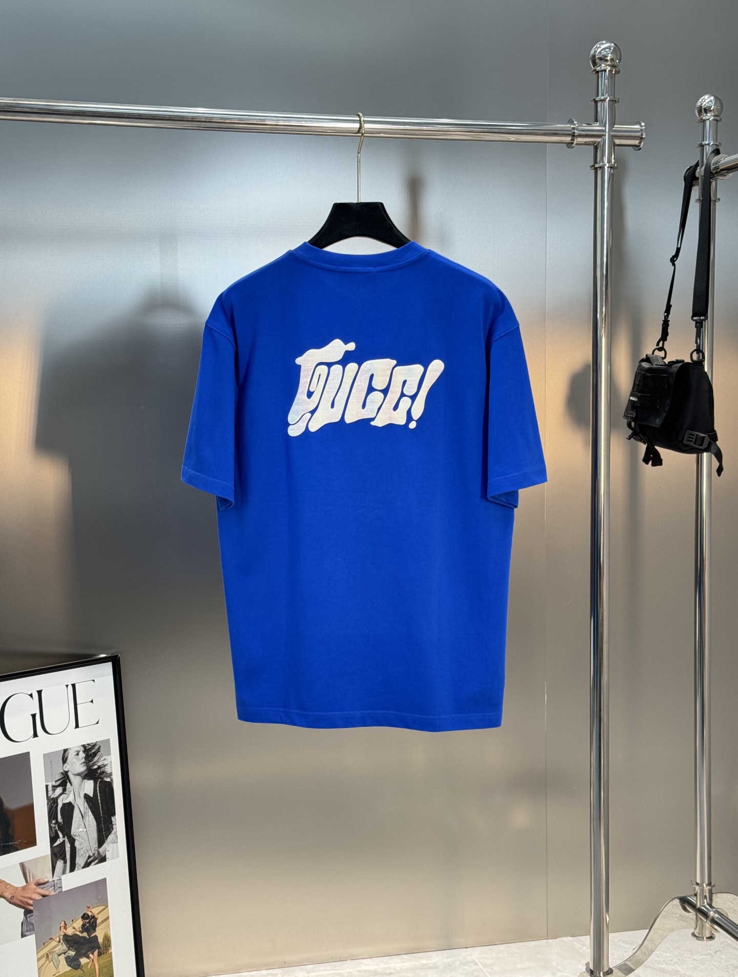 GUCC*潮牌25s新款圆领T恤.男女同款～潮人必备！胸前定制品牌字母烫画工艺.后背大logo呼应.色彩