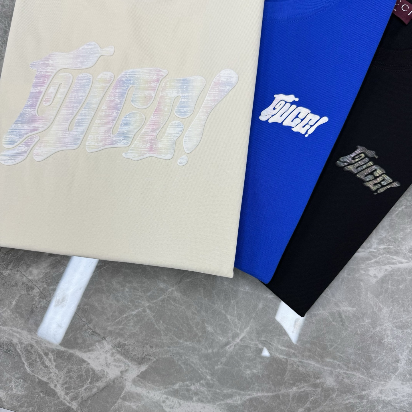 GUCC*潮牌25s新款圆领T恤.男女同款～潮人必备！胸前定制品牌字母烫画工艺.后背大logo呼应.色彩