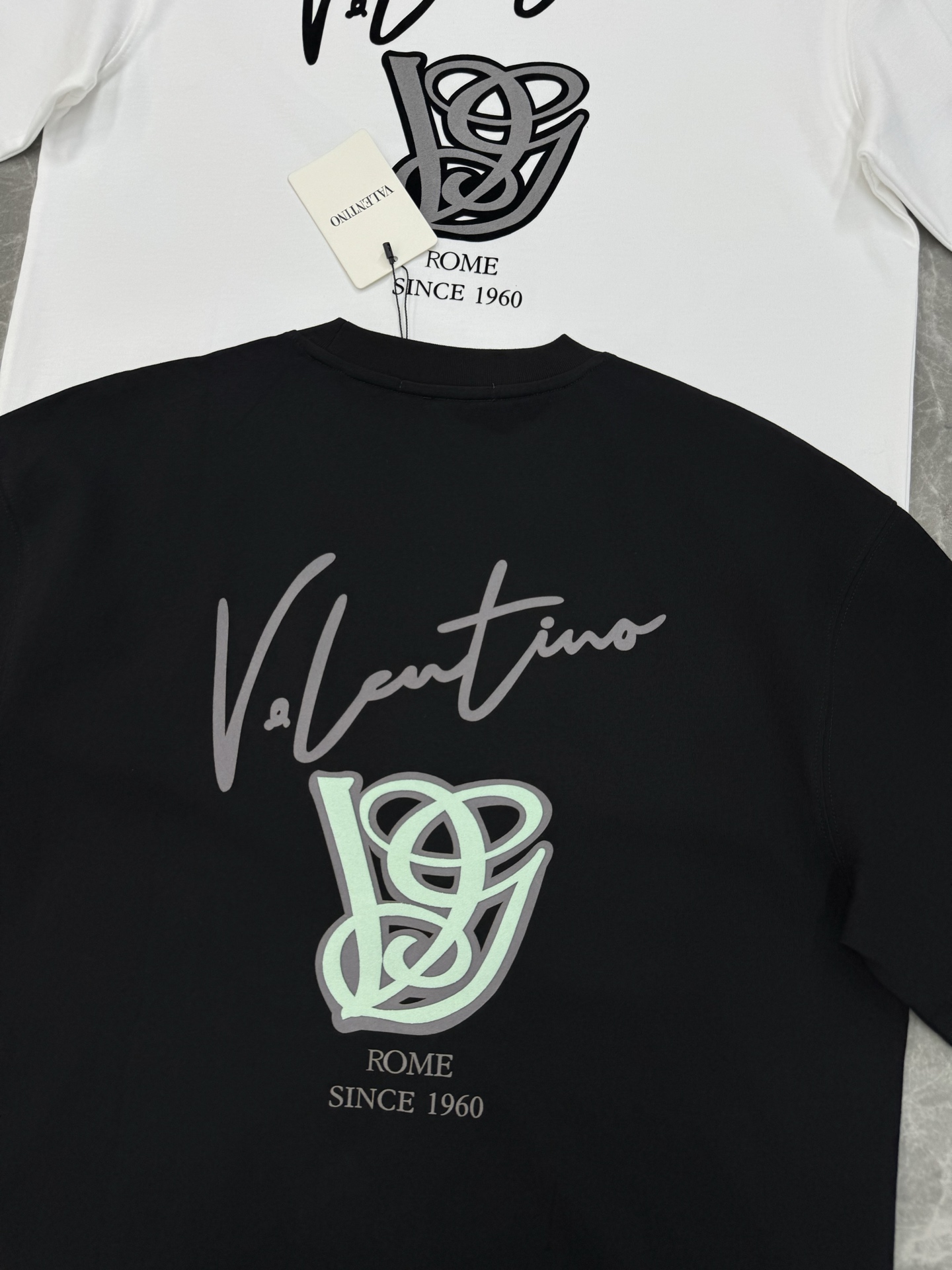 Valentin*华伦天-奴25s新款T恤.男女同款～双面花型设计.胸前.后背高级字母LOGO烫画设计.