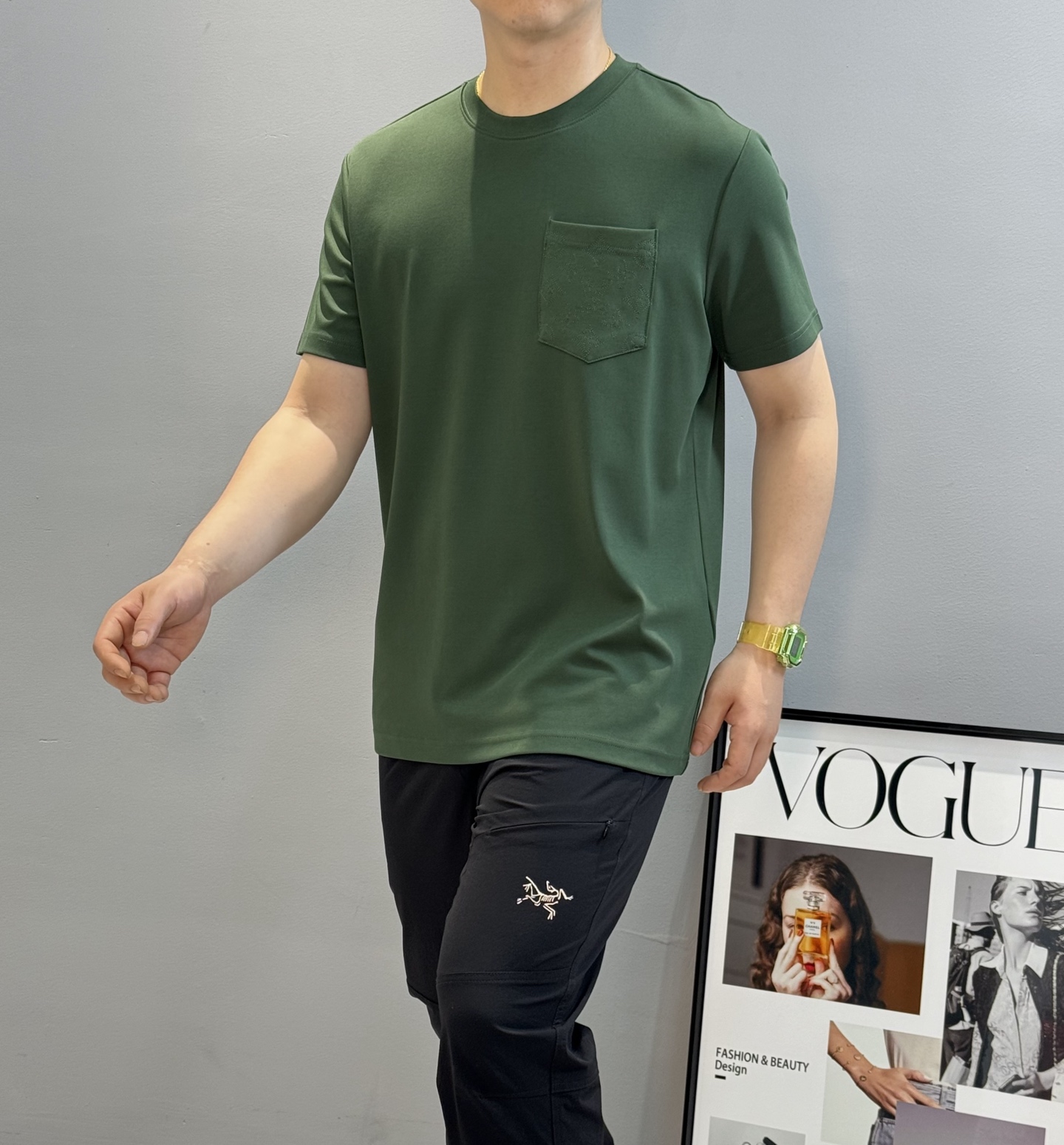 驴牌♦️25s新款男士莫代尔短袖.简单基础款.胸口口袋设计.Lv花型3D立体绣花.本色设计.低调奢华.干