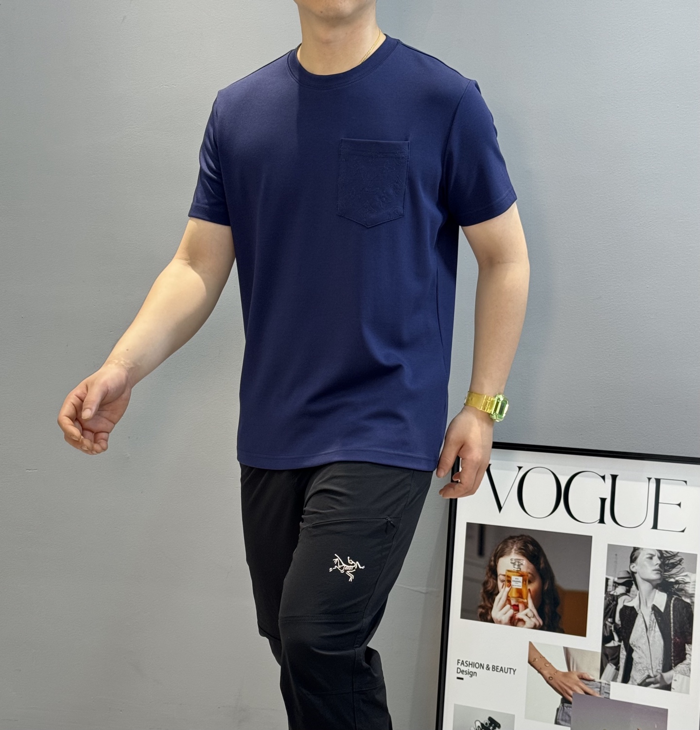 驴牌♦️25s新款男士莫代尔短袖.简单基础款.胸口口袋设计.Lv花型3D立体绣花.本色设计.低调奢华.干