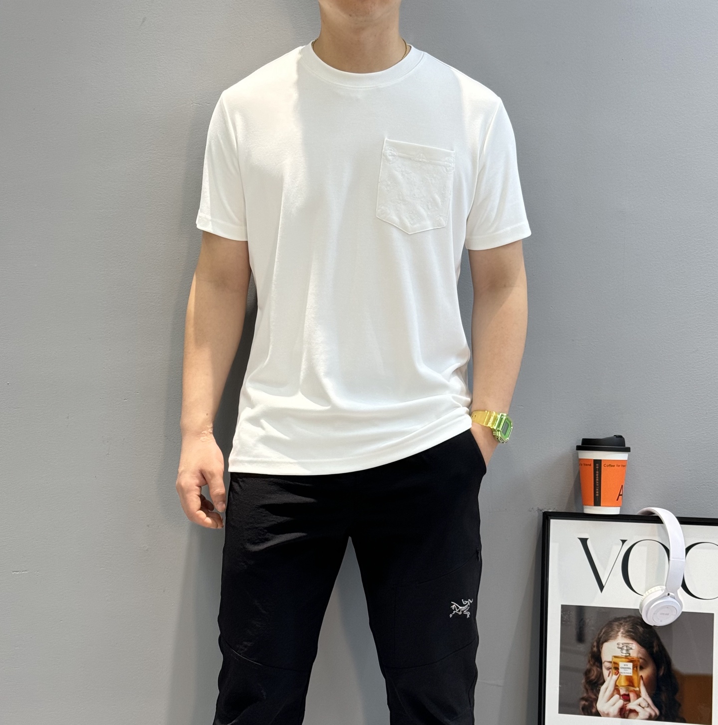 驴牌♦️25s新款男士莫代尔短袖.简单基础款.胸口口袋设计.Lv花型3D立体绣花.本色设计.低调奢华.干