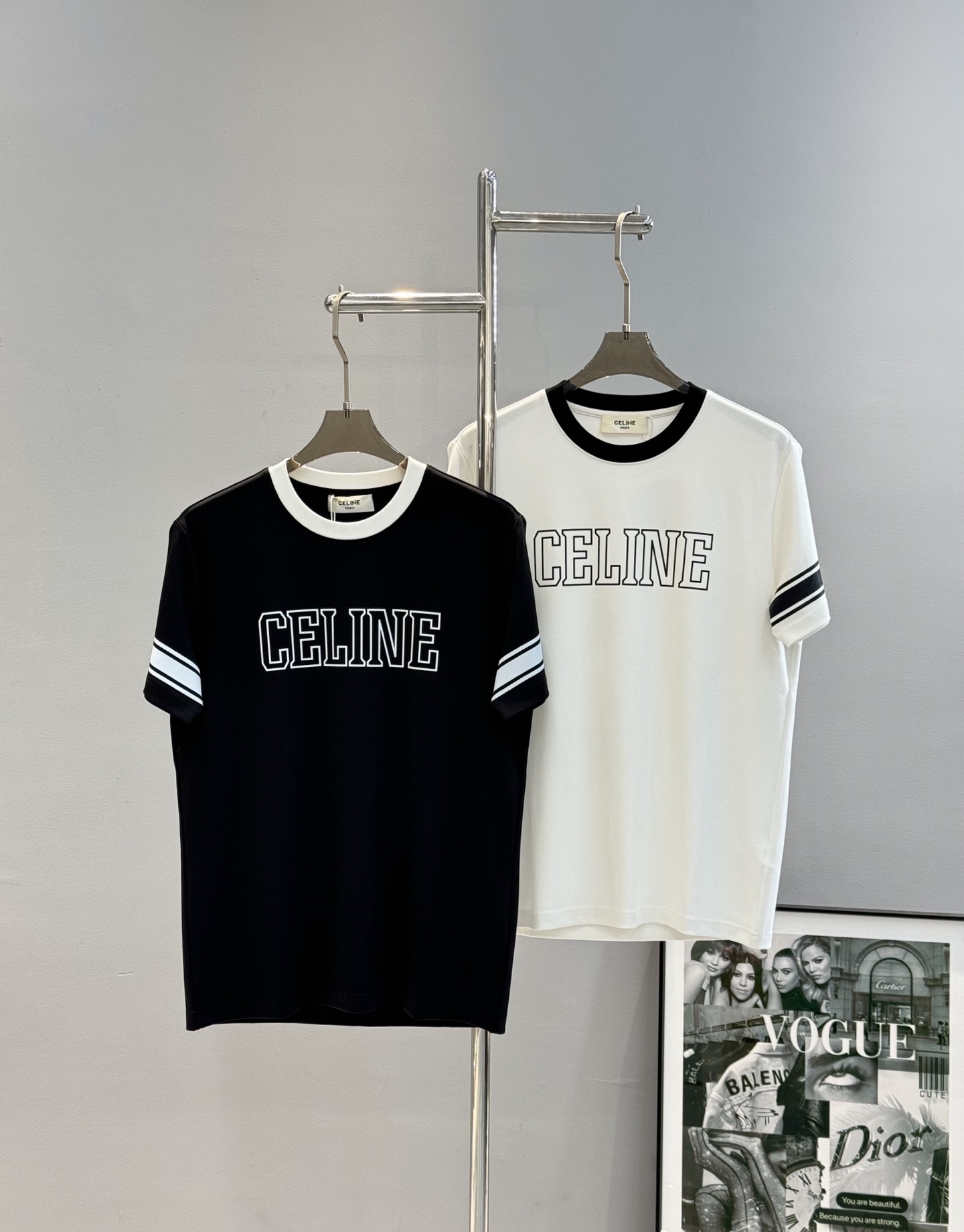 顶级颜值担当！CELINE*塞林25s新品莫代尔T恤.当季颜值担当.领口撞色拼接设计.胸口视觉感字母造型