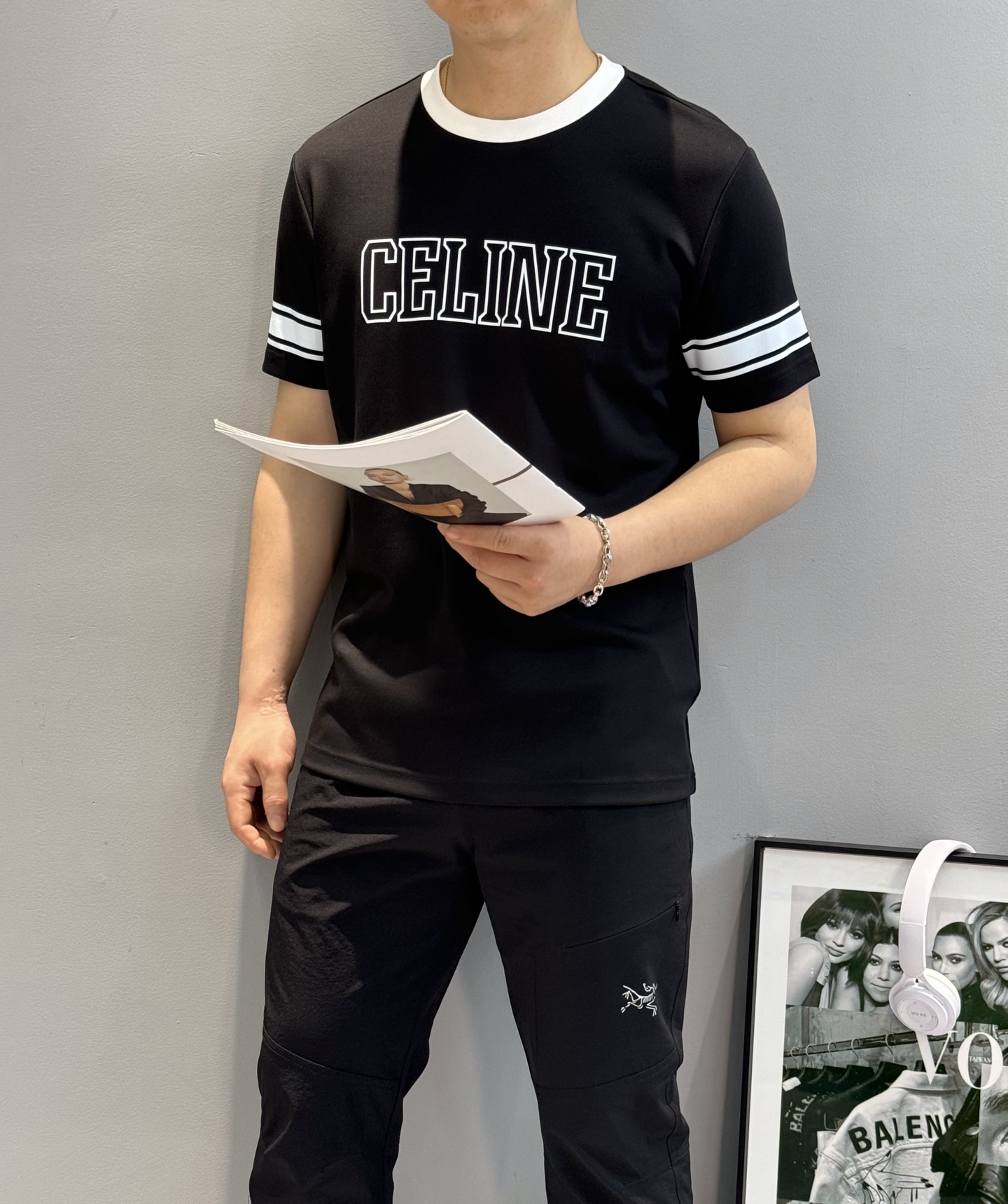 顶级颜值担当！CELINE*塞林25s新品莫代尔T恤.当季颜值担当.领口撞色拼接设计.胸口视觉感字母造型