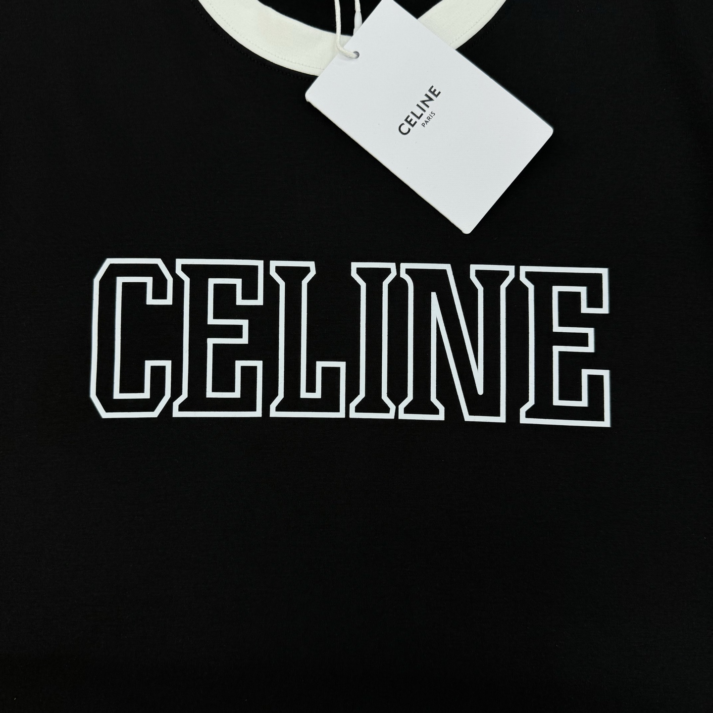 顶级颜值担当！CELINE*塞林25s新品莫代尔T恤.当季颜值担当.领口撞色拼接设计.胸口视觉感字母造型