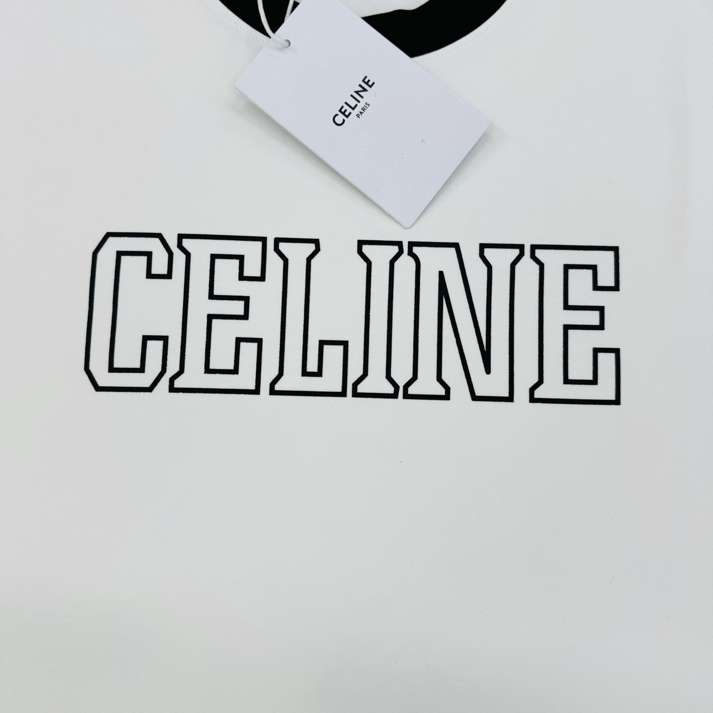顶级颜值担当！CELINE*塞林25s新品莫代尔T恤.当季颜值担当.领口撞色拼接设计.胸口视觉感字母造型