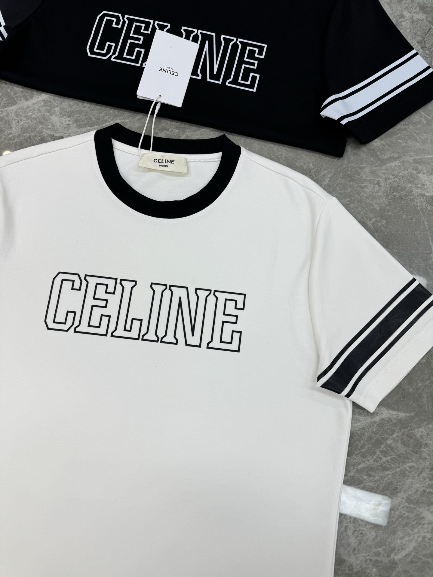 顶级颜值担当！CELINE*塞林25s新品莫代尔T恤.当季颜值担当.领口撞色拼接设计.胸口视觉感字母造型