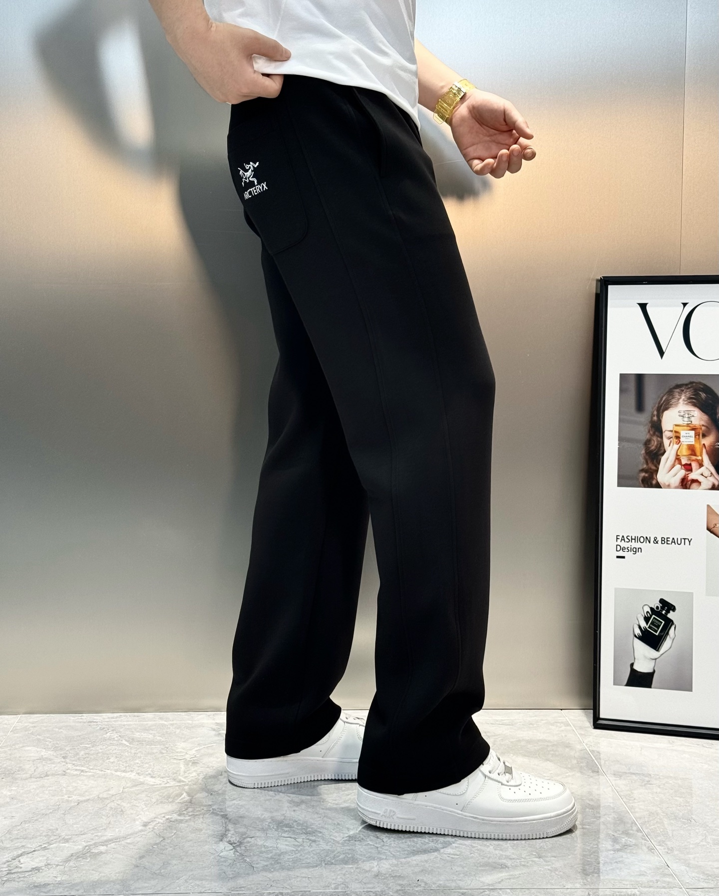 Arc'teryx Men's Casual Cotton Blend Sweatpants with Logo - Comfortable and Stylish 3 i1754482293769 8342 0 1