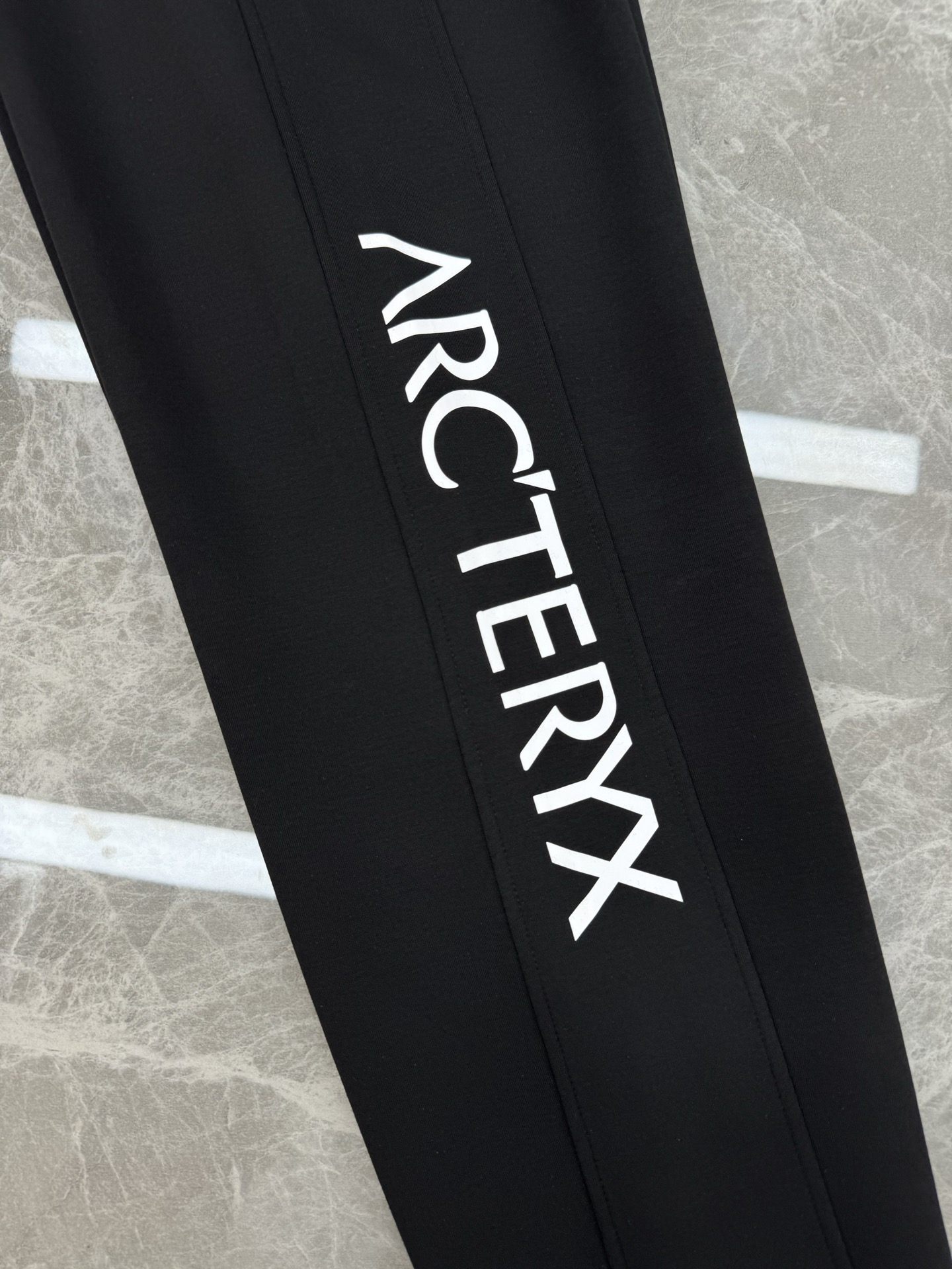 Arc'teryx Men's Casual Cotton Blend Sweatpants with Logo - Comfortable and Stylish 8 i1754482293770 5195 0 6