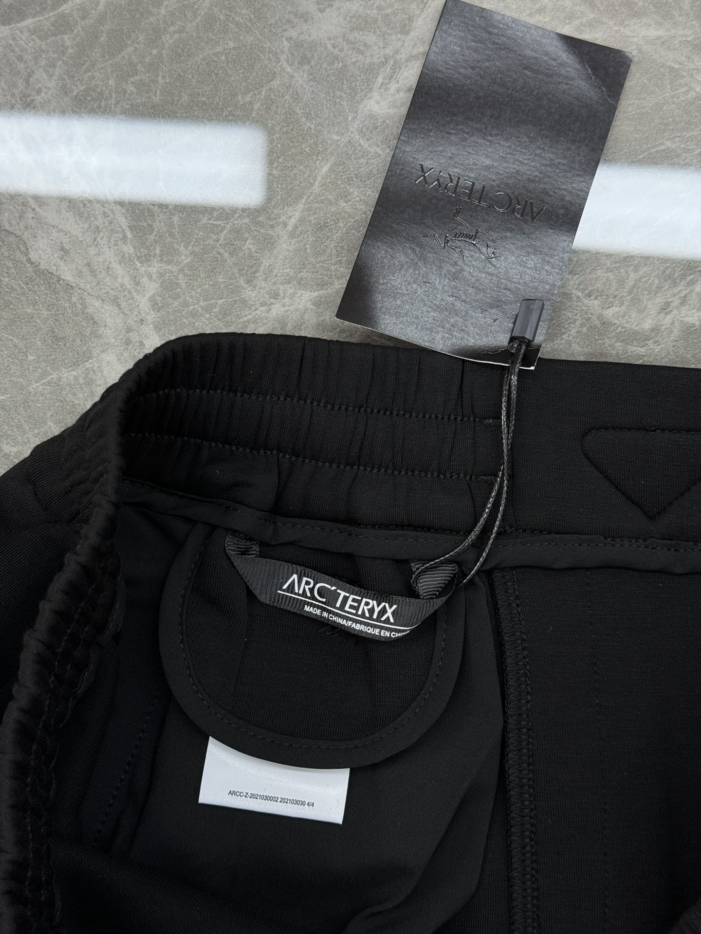 Arc'teryx Men's Casual Cotton Blend Sweatpants with Logo - Comfortable and Stylish 12 i1754482295608 466 0 9