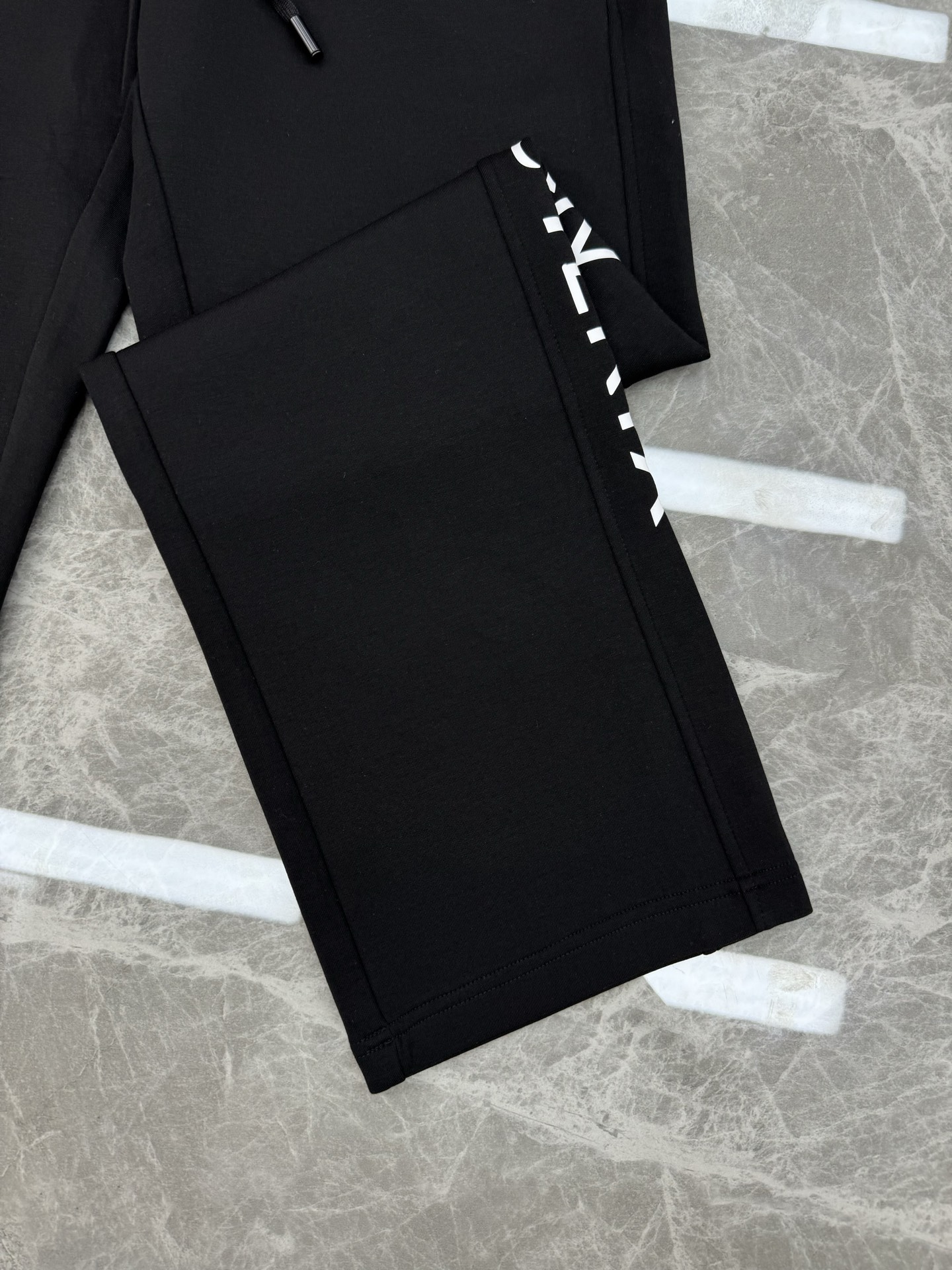 Arc'teryx Men's Casual Cotton Blend Sweatpants with Logo - Comfortable and Stylish 7 i1754482295781 3212 0 5