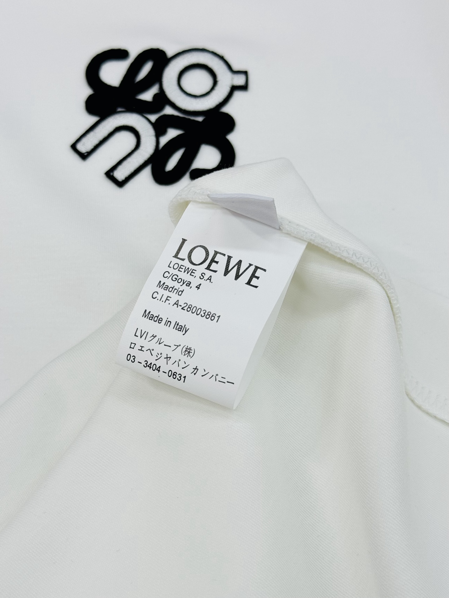 LOEW*E罗意威25s新品男士圆领短袖.原单推荐！基础款绣花品牌图形.简单高级.辨识度颇具鲜明.即丰富