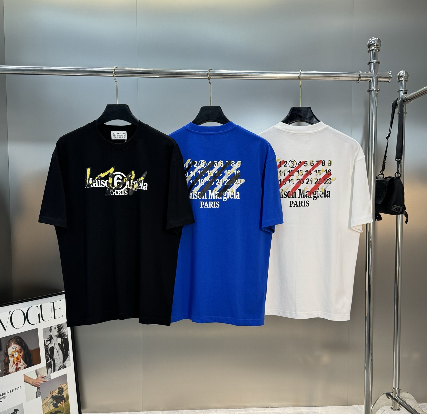 Maison Margiela25S新款圆领T恤.男女同款！马吉拉经典图形字母设计.特别之作！双面立体烫