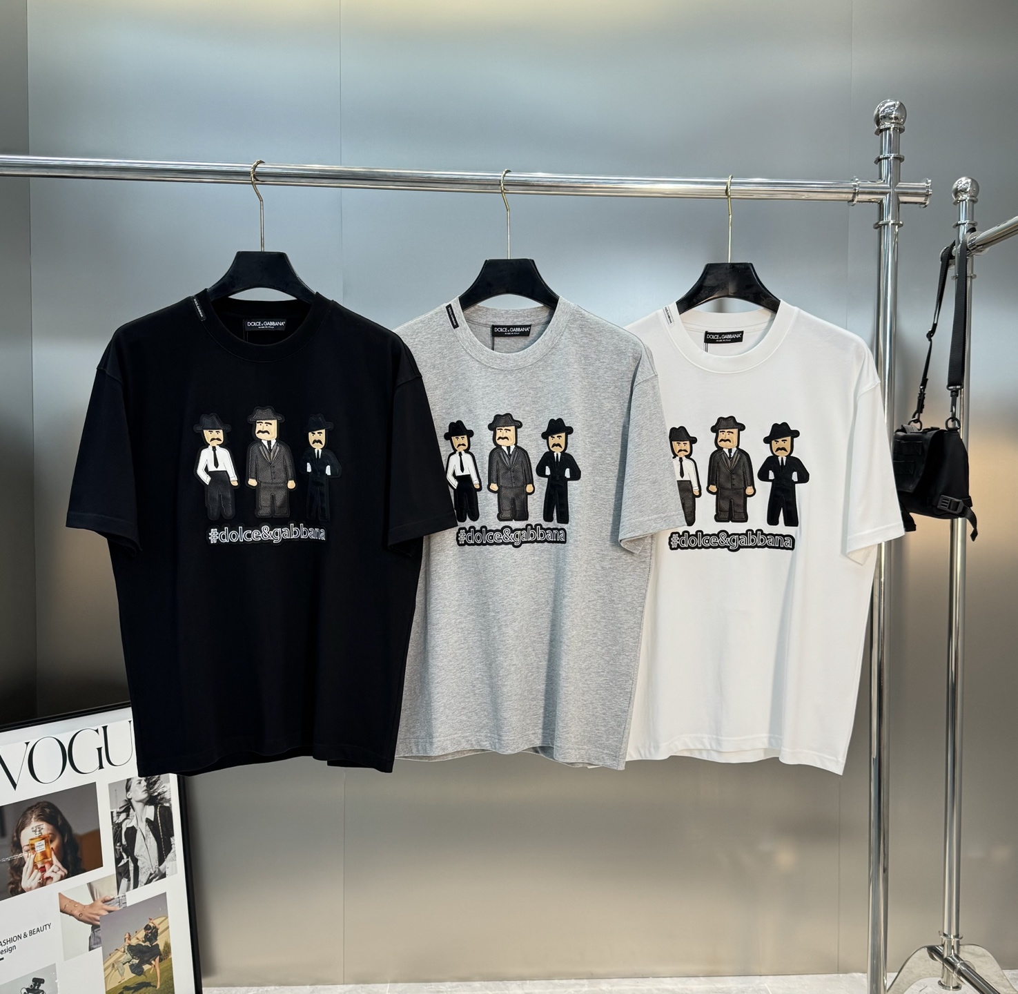 D&G*杜嘉-班纳25s新款圆领T恤.男女同款！新品推荐.高端品牌字母图形绣花精致细腻，品牌字母图形经典