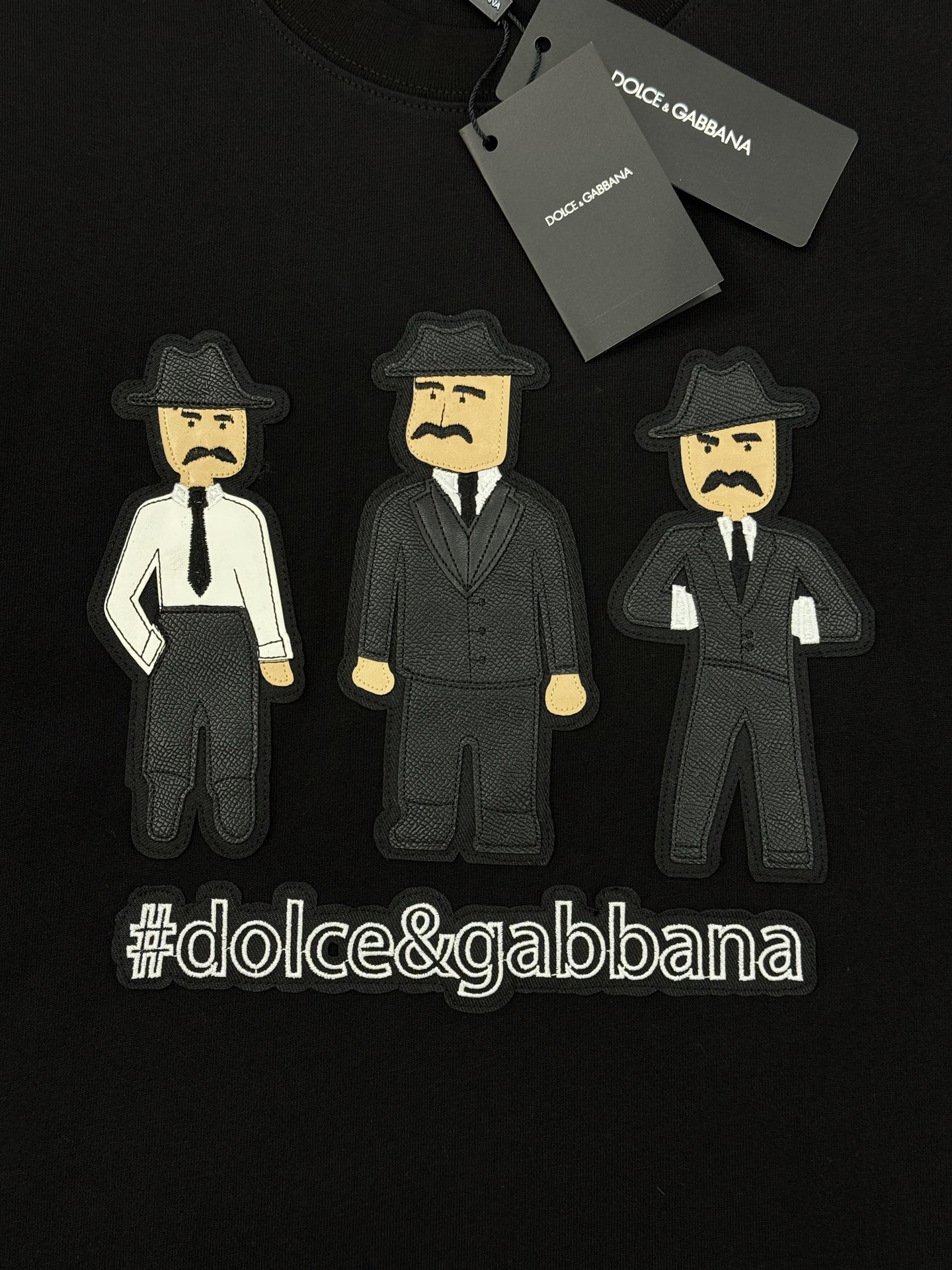 D&G*杜嘉-班纳25s新款圆领T恤.男女同款！新品推荐.高端品牌字母图形绣花精致细腻，品牌字母图形经典