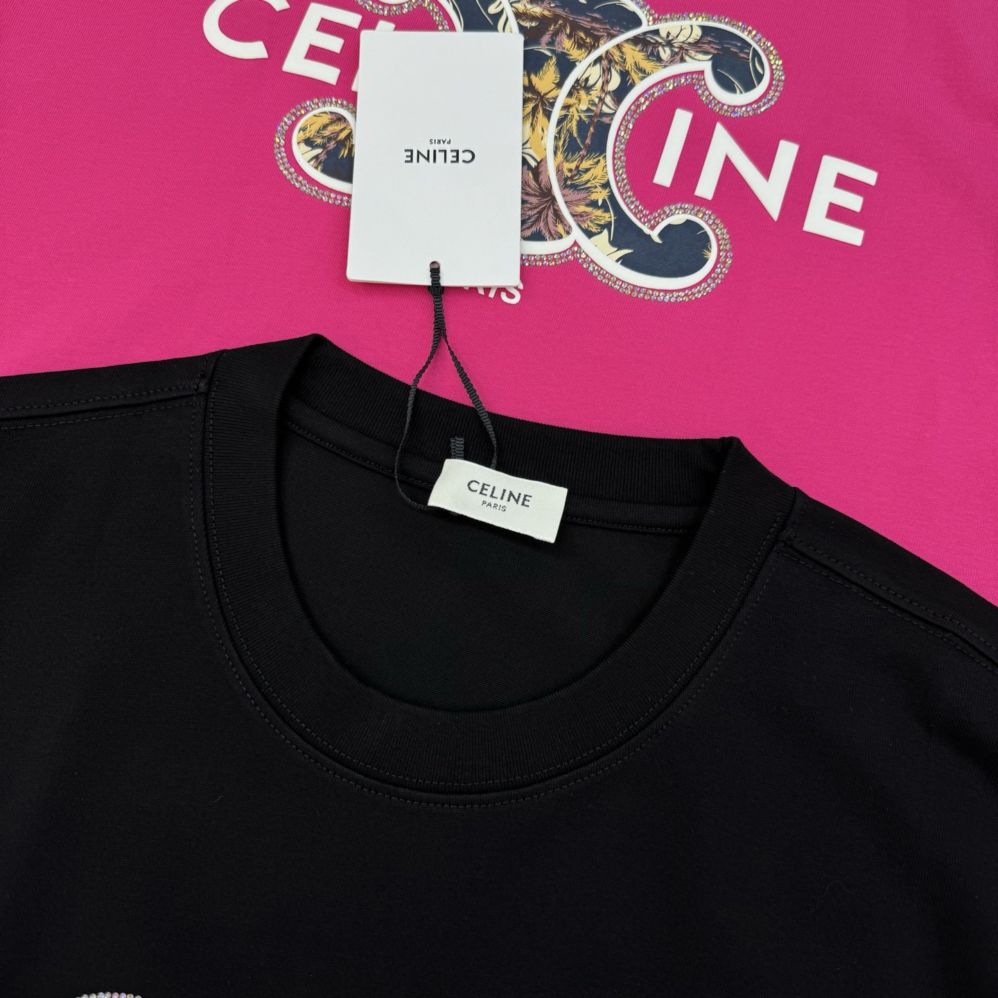 Celin*塞林25s新款潮牌T恤.男女同款！经典品牌图形立体叠层烫画.简单干净！纯净版推荐.选用新面料
