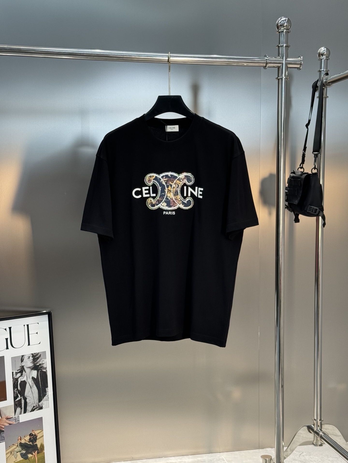 Celin*塞林25s新款潮牌T恤.男女同款！经典品牌图形立体叠层烫画.简单干净！纯净版推荐.选用新面料