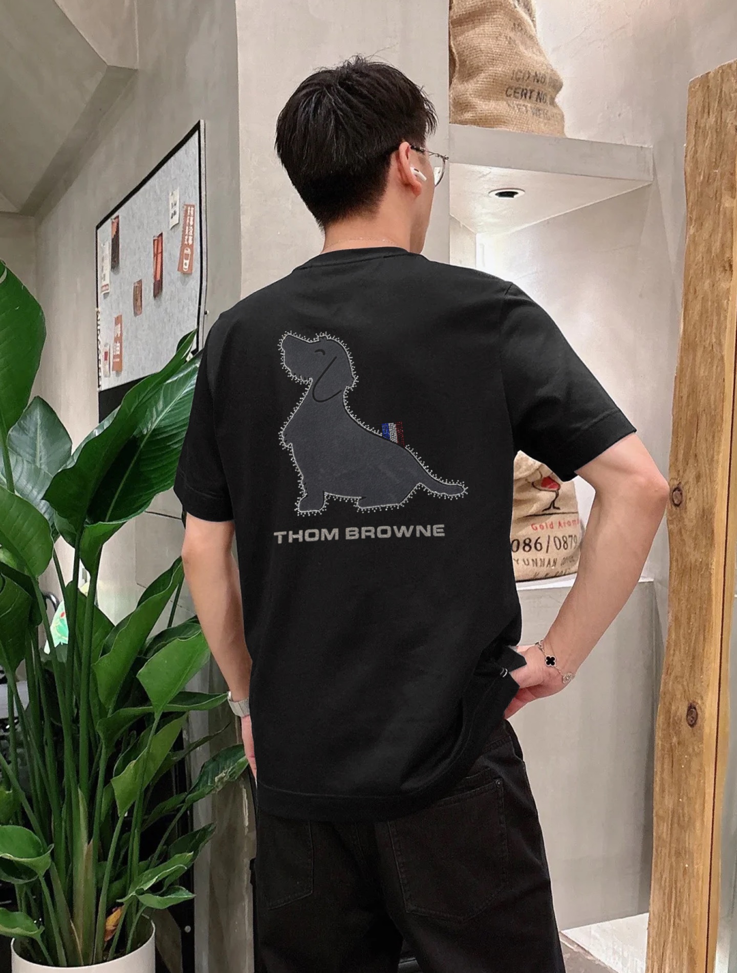 THOM BROWNE汤姆布朗25s新款T恤.男女同款！胸口及后背经典TB小狗造型设计.高温叠加烫画工艺