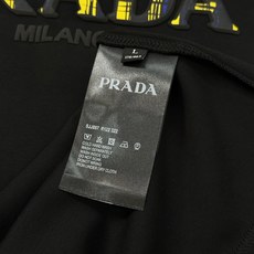 PRAD*25S新款莫代尔T恤.优秀品质和当代流行元素搭配.胸前质感LOGO超强标签,烫画设计.立体感满 PRAD*25S新款莫代尔T恤.优秀品质和当代流行元素搭配.胸前质感LOGO超强标签,烫画设计.立体感满