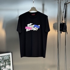 GUCC*古-齐25s新品莫代尔T恤.非常趣味的即视感!!!胸前经典多彩徽标费时费工,双层烫画工艺.每一 GUCC*古-齐25s新品莫代尔T恤.非常趣味的即视感!!!胸前经典多彩徽标费时费工,双层烫画工艺.每一