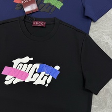 GUCC*古-齐25s新品莫代尔T恤.非常趣味的即视感!!!胸前经典多彩徽标费时费工,双层烫画工艺.每一 GUCC*古-齐25s新品莫代尔T恤.非常趣味的即视感!!!胸前经典多彩徽标费时费工,双层烫画工艺.每一