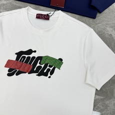 GUCC*古-齐25s新品莫代尔T恤.非常趣味的即视感!!!胸前经典多彩徽标费时费工,双层烫画工艺.每一 GUCC*古-齐25s新品莫代尔T恤.非常趣味的即视感!!!胸前经典多彩徽标费时费工,双层烫画工艺.每一