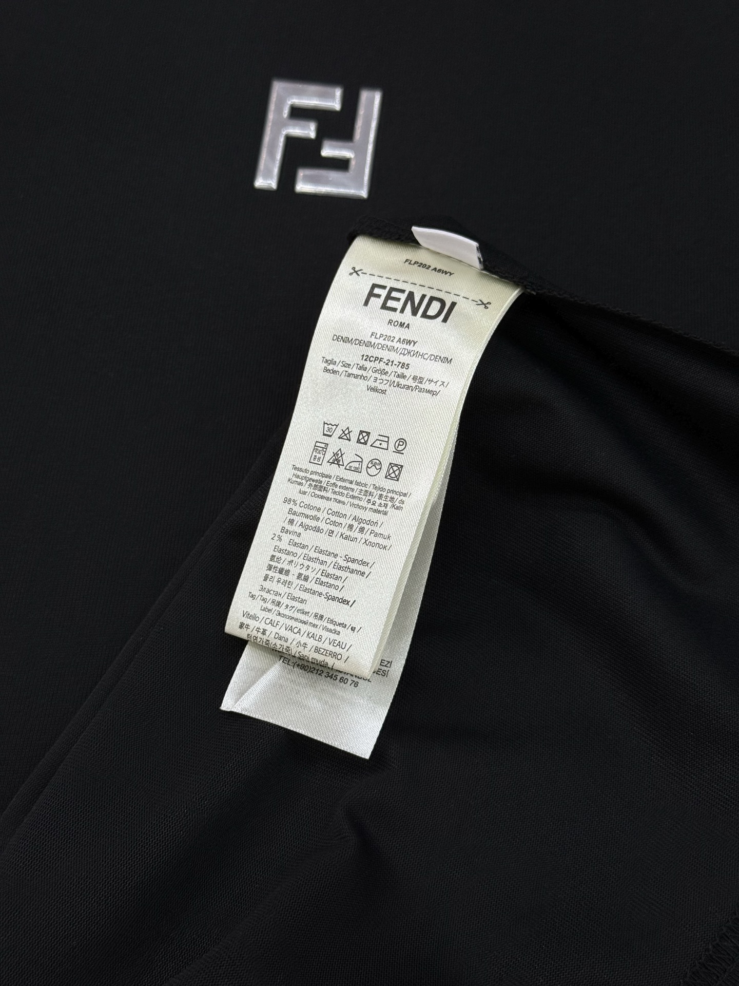 FEND*芬-迪25s新款圆领短袖T恤，FF经典之作.低调彰显出品牌奢华风格.基础款净版推荐！此款短TE