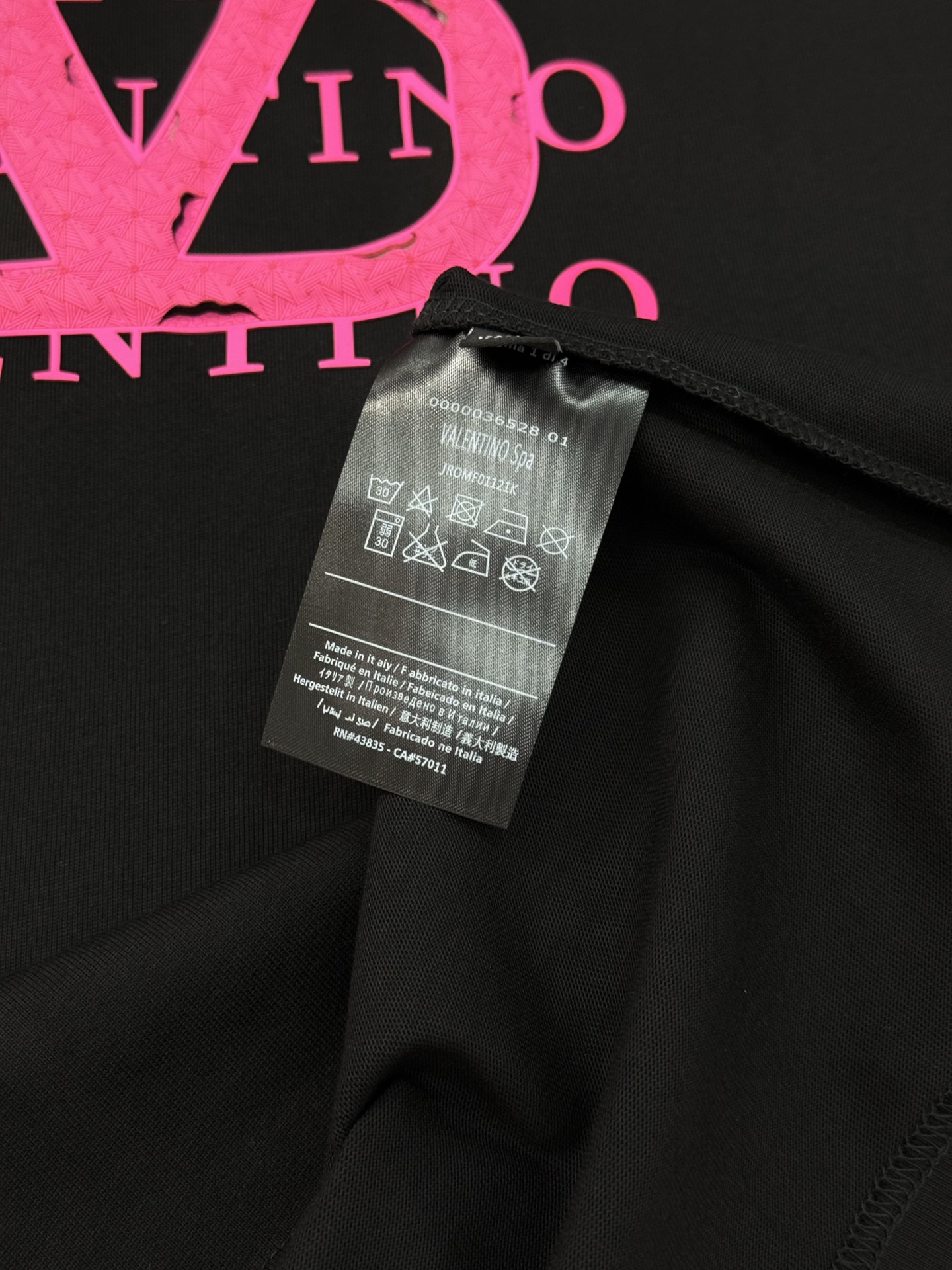 Valentin*华伦天-奴25s新款T恤.男女同款～双面字母烫画设计.胸前视觉感高级字母LOGO硅胶烫