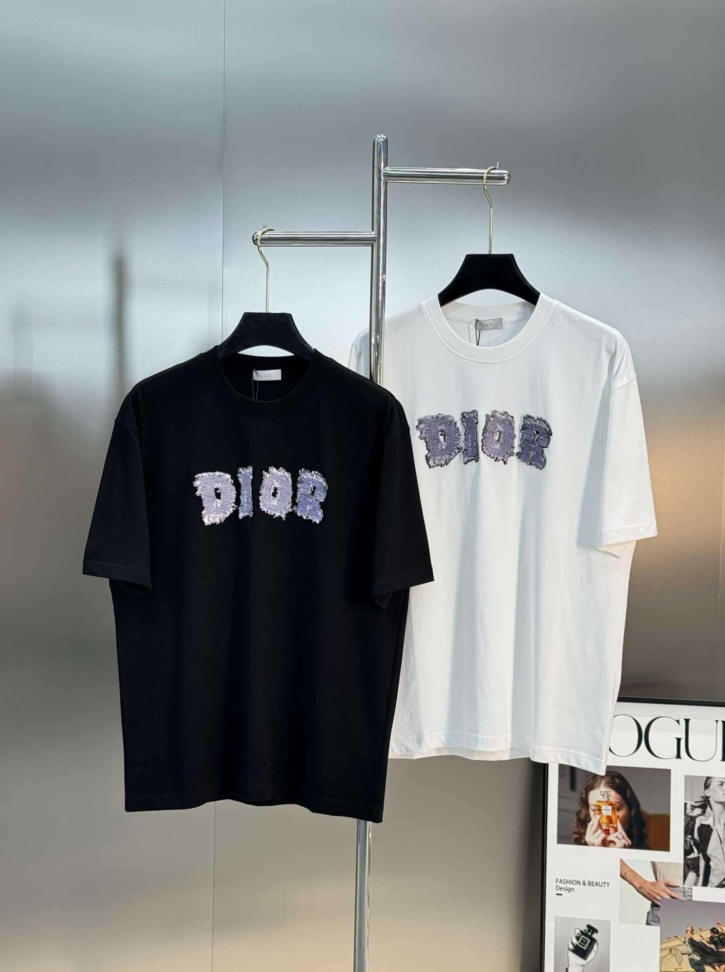 DIO*R迪-奥25s新款情侣圆领T恤！胸前新款3D立体字母印花.280g甄选100%纯棉质感.棉质饱满