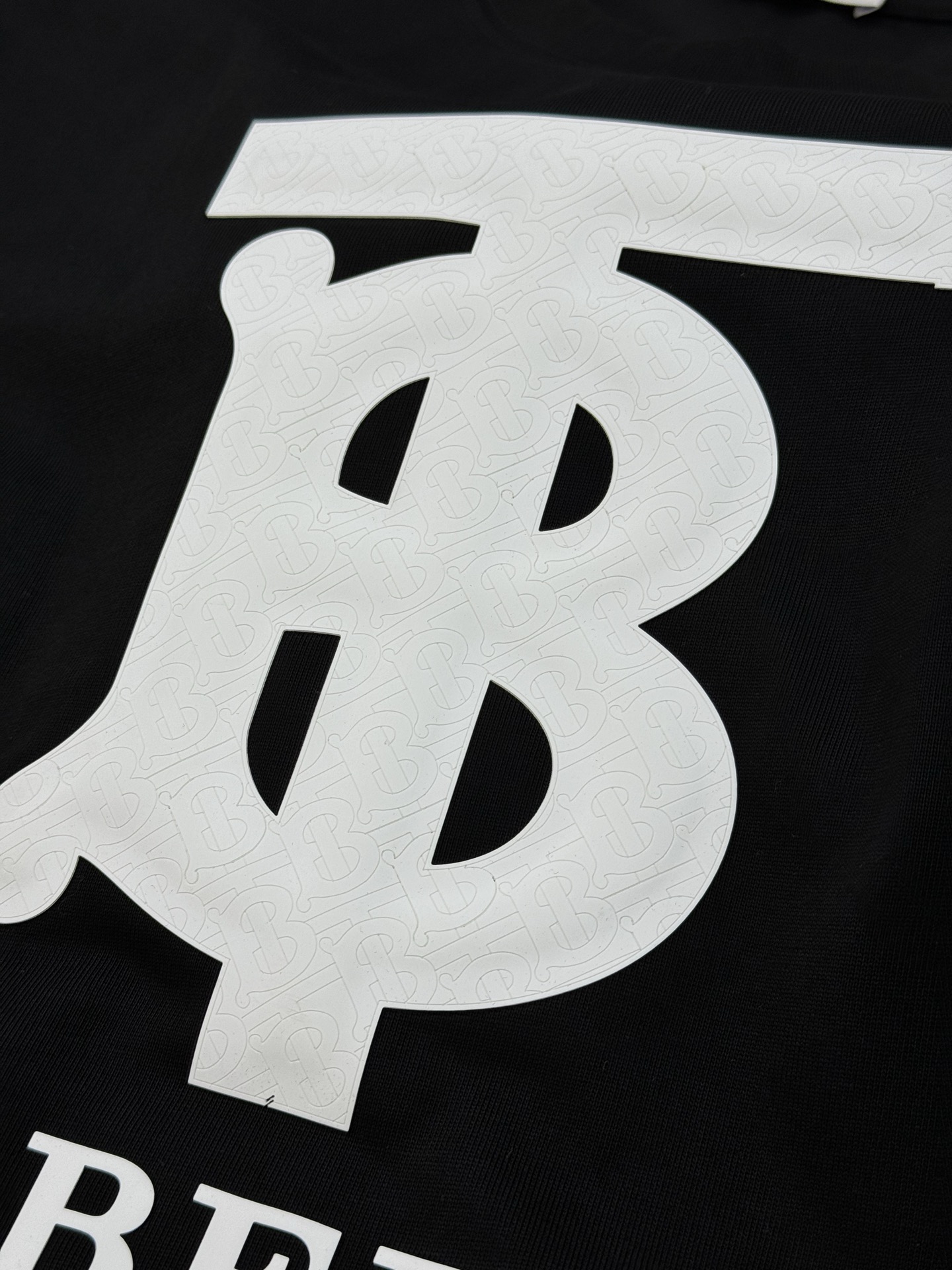 BBR*burberr*巴宝莉25s新款潮牌T恤.宽松版型男女同款！经典TB造型.搭配巴宝莉字母设计.立