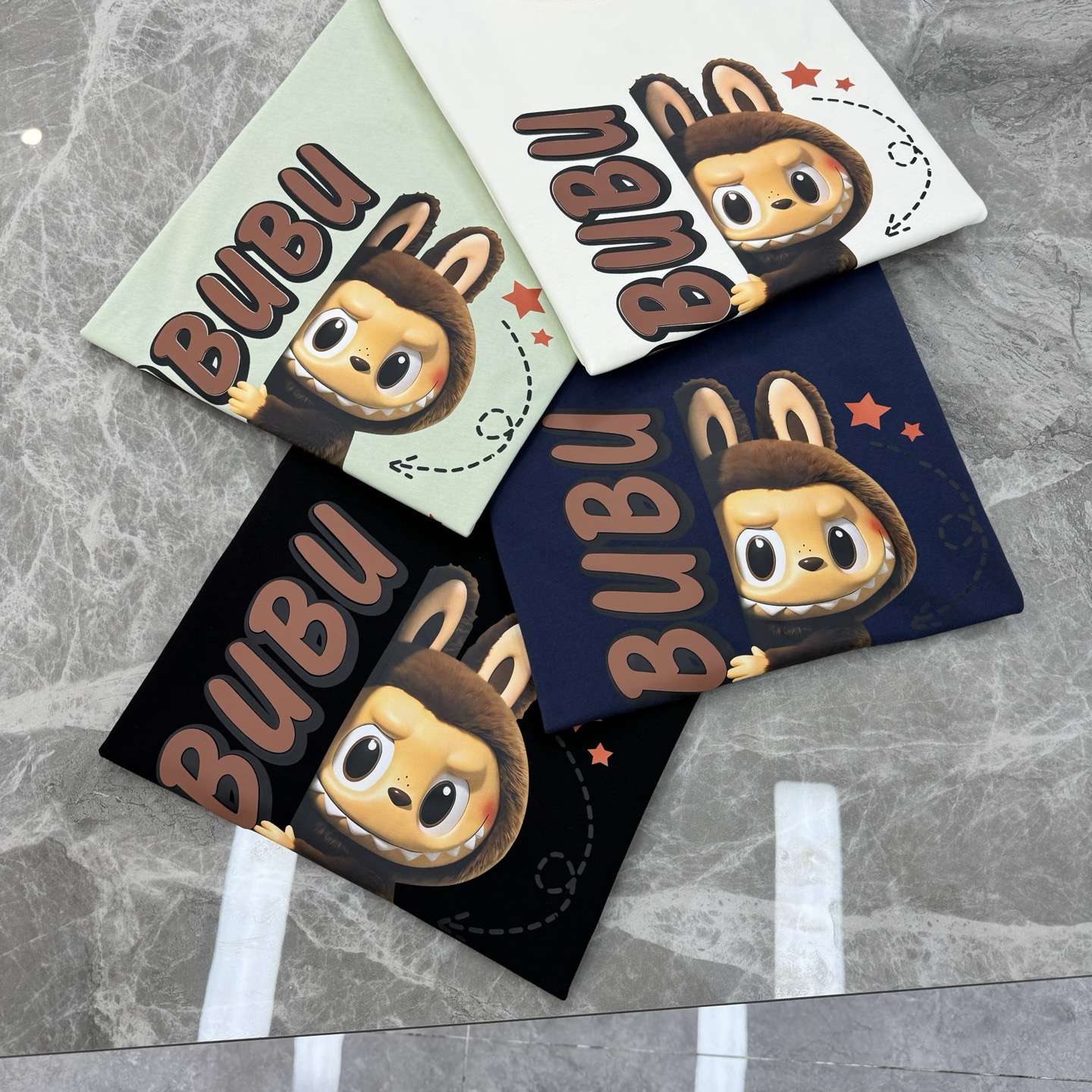 LABUBU 卡通印花‼️短袖T恤.男女同款.采用230克新疆棉冰感索罗娜面料，通过索罗娜科技处理 在夏