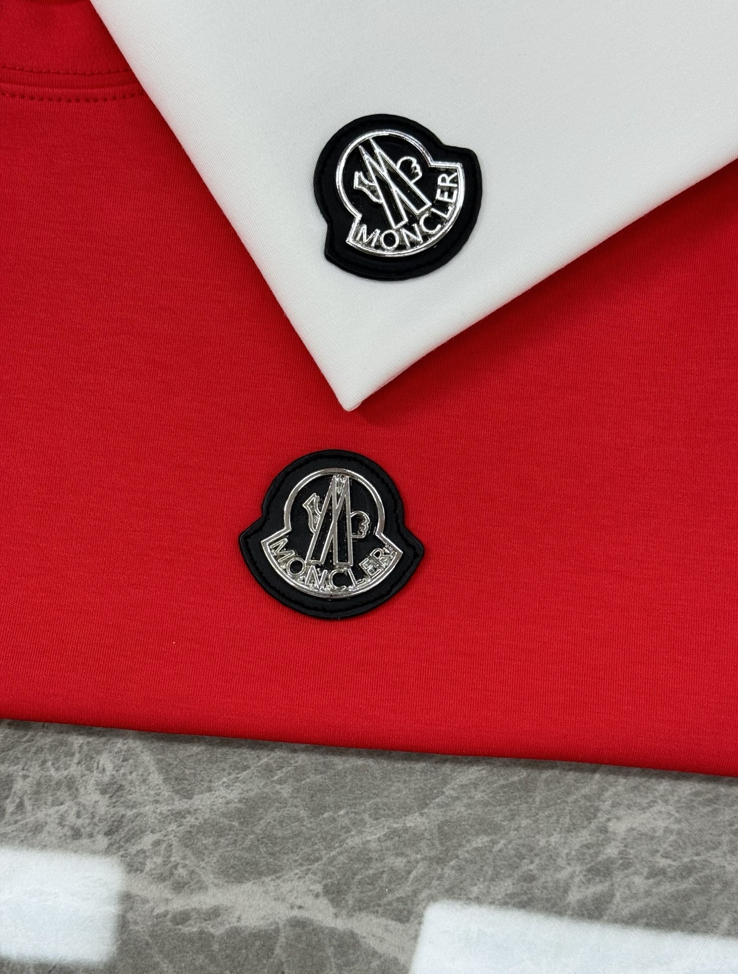 Moncle*蒙口25s新款莫代尔T恤.基础款推荐！胸口定制品牌图形logo皮牌.绣字经典小帽子绣花.质