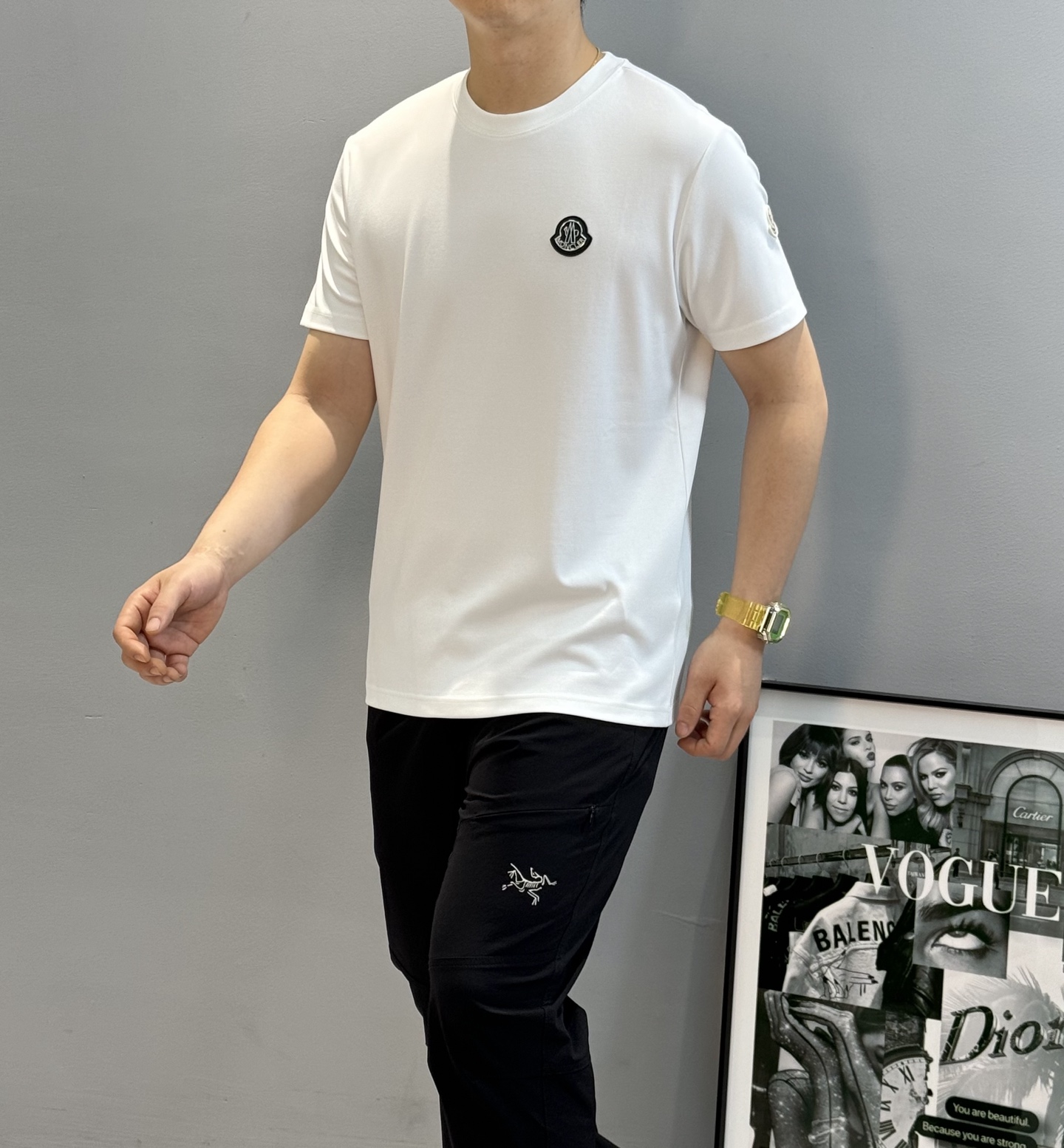 Moncle*蒙口25s新款莫代尔T恤.基础款推荐！胸口定制牌图形logo皮牌.绣字经典小帽子绣花.质感