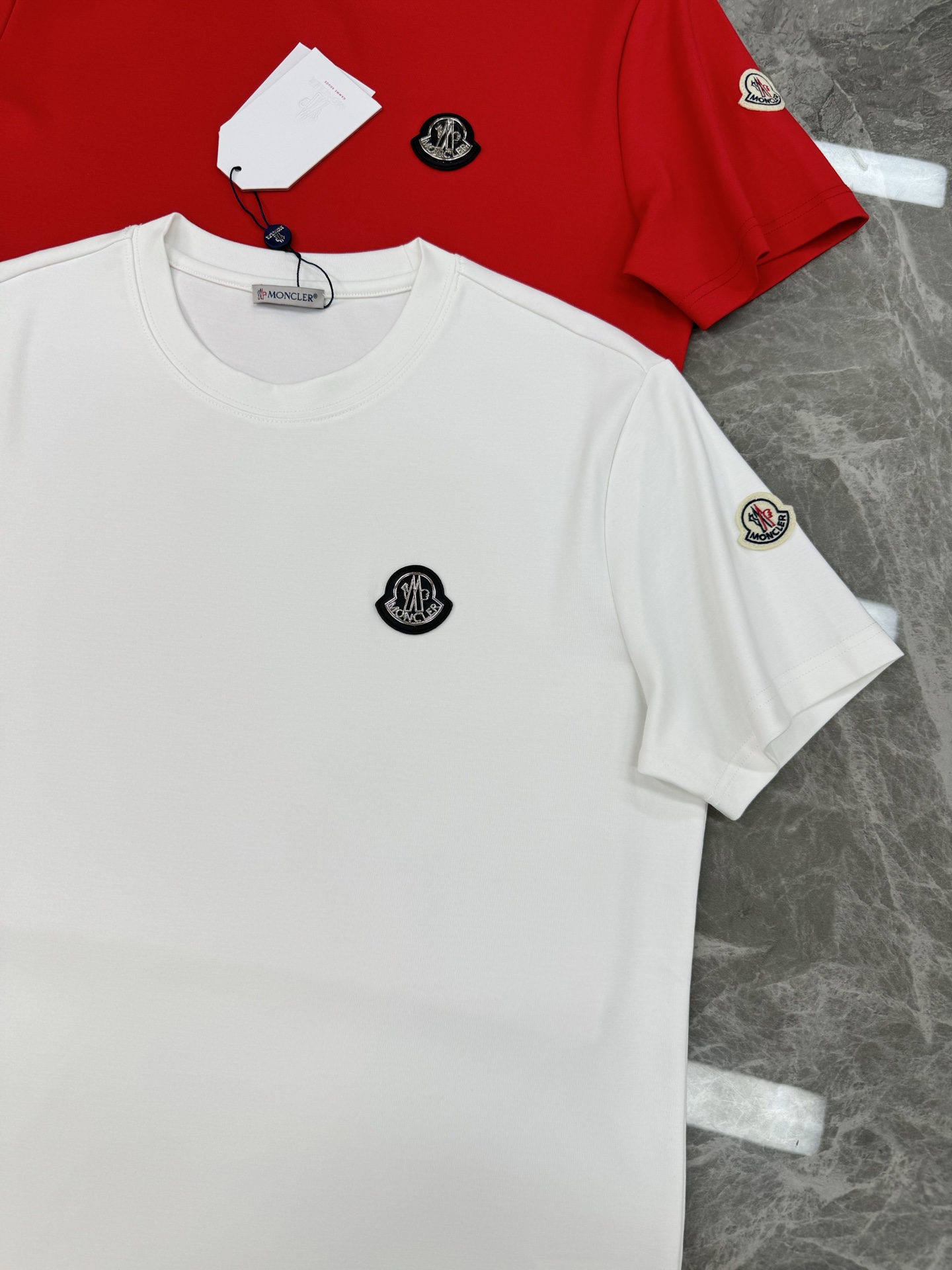 Moncle*蒙口25s新款莫代尔T恤.基础款推荐！胸口定制牌图形logo皮牌.绣字经典小帽子绣花.质感