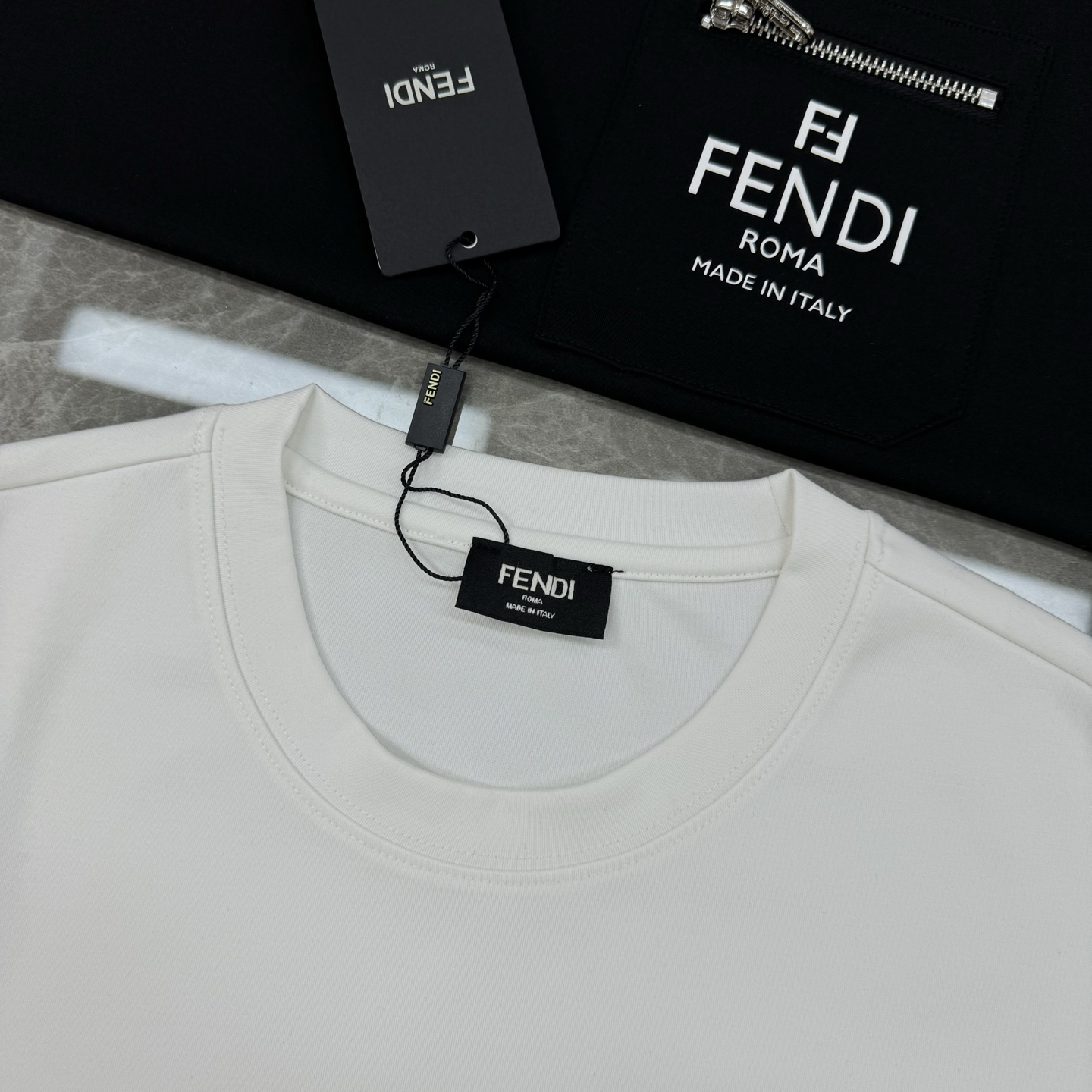 FENDI芬迪25s新品男士圆领短袖.莫代尔加厚款！搭载Fendi-LOGO.原版五金拉链口袋设计.下摆