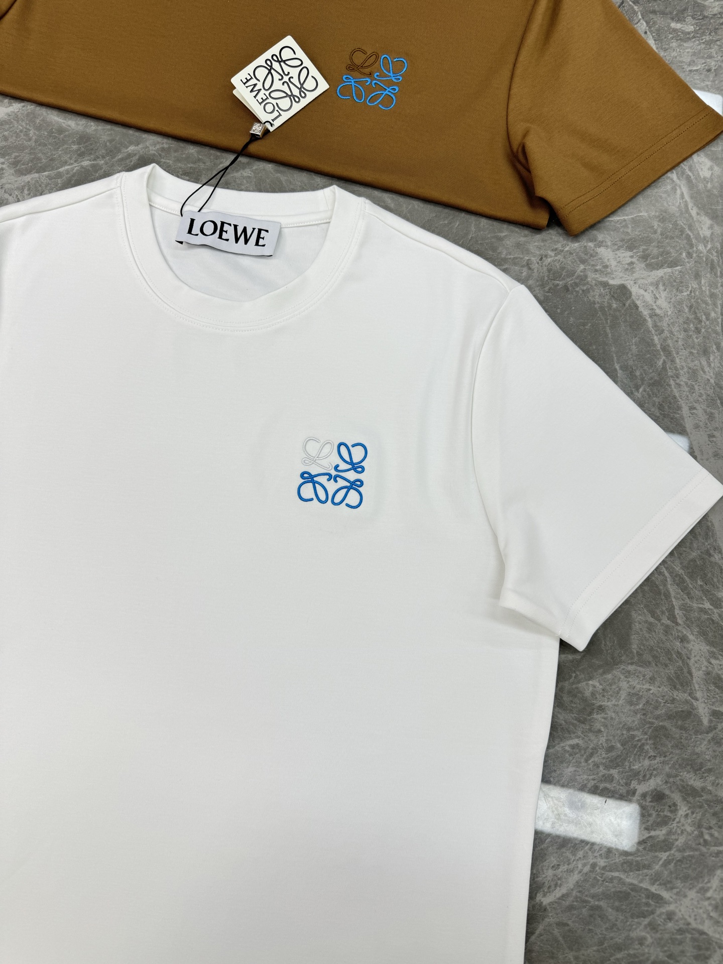 LOEW*E罗意威24m5s新品莫代尔T恤.原单推荐！新色系.基础款绣花品牌图形.简单高级.辨识度颇具鲜