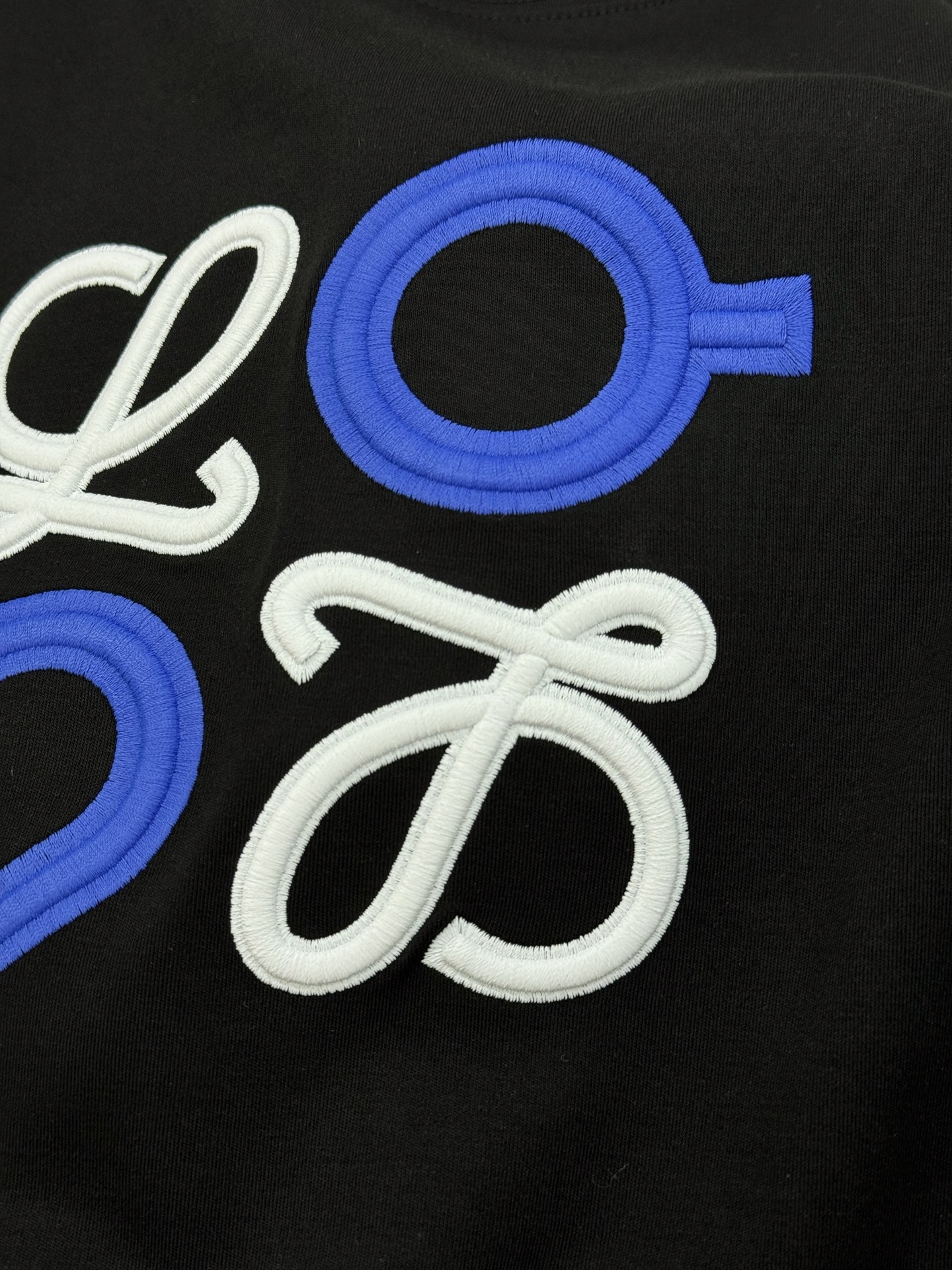 Loewe罗意威莫代尔新款T恤.原单品质！最新品牌标志性logo刺绣造型工艺.无可挑剔！简单高级.日常服