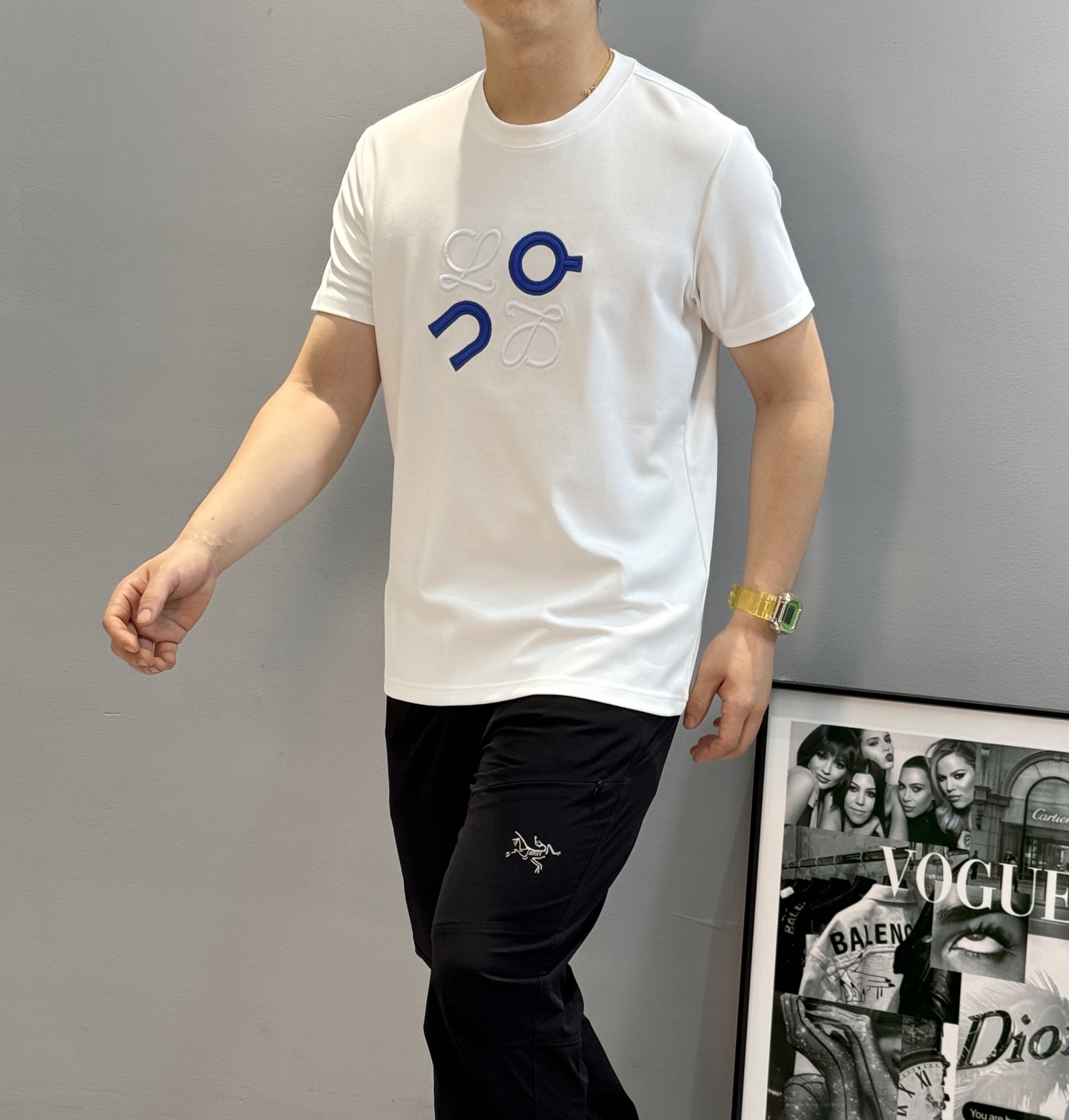 Loewe罗意威莫代尔新款T恤.原单品质！最新品牌标志性logo刺绣造型工艺.无可挑剔！简单高级.日常服