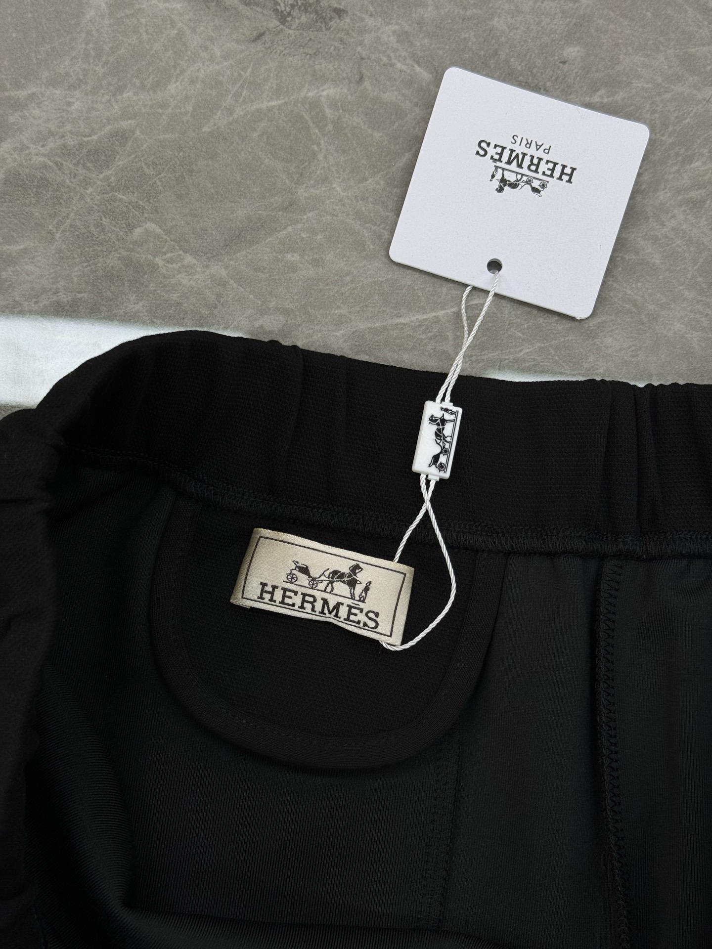 HERMES 25's New Casual Tencel Set: Unisex Sportswear with H Leather Logo 10 i1755845143642 9131 0 9