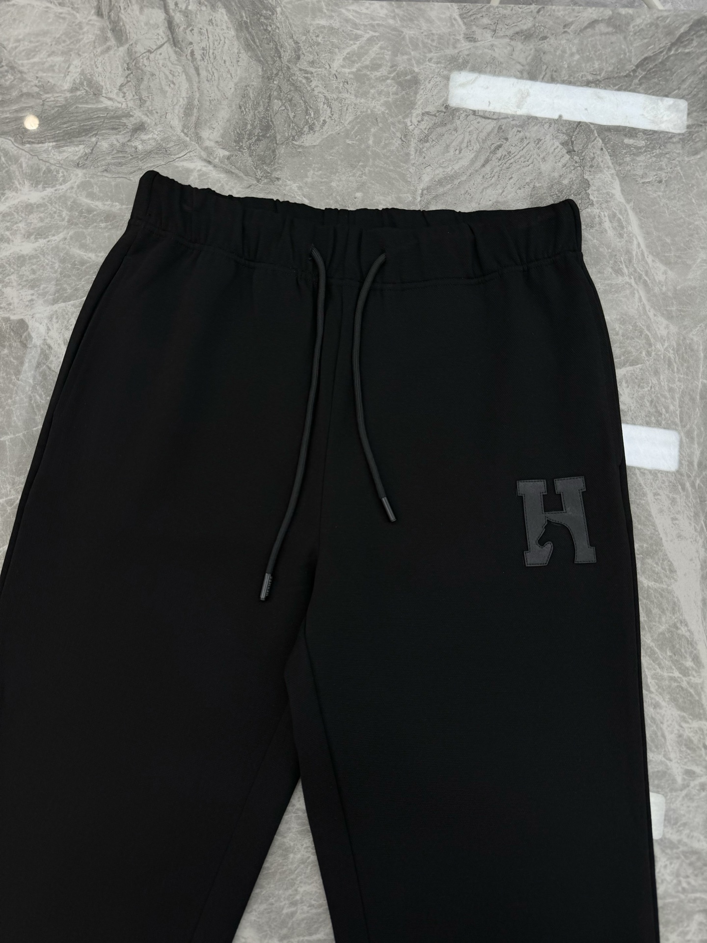 HERMES 25's New Casual Tencel Set: Unisex Sportswear with H Leather Logo 3 i1755845143833 9213 0 4